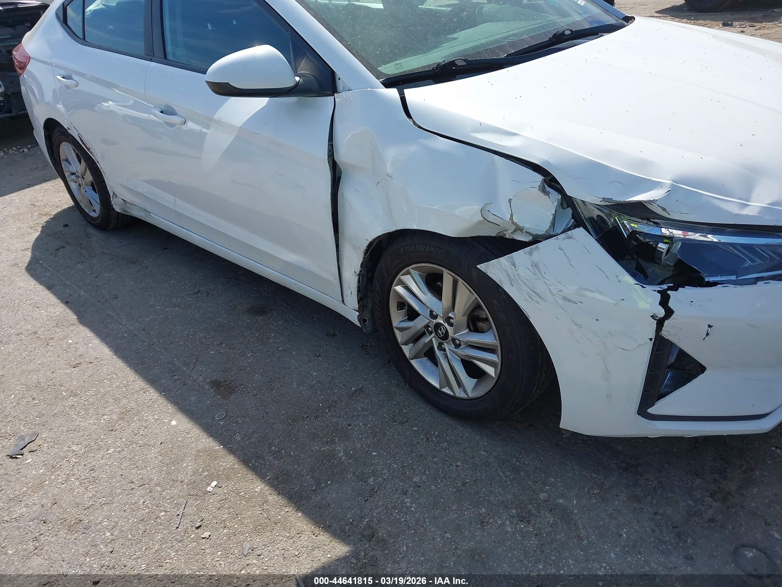HYUNDAI ELANTRA image 6