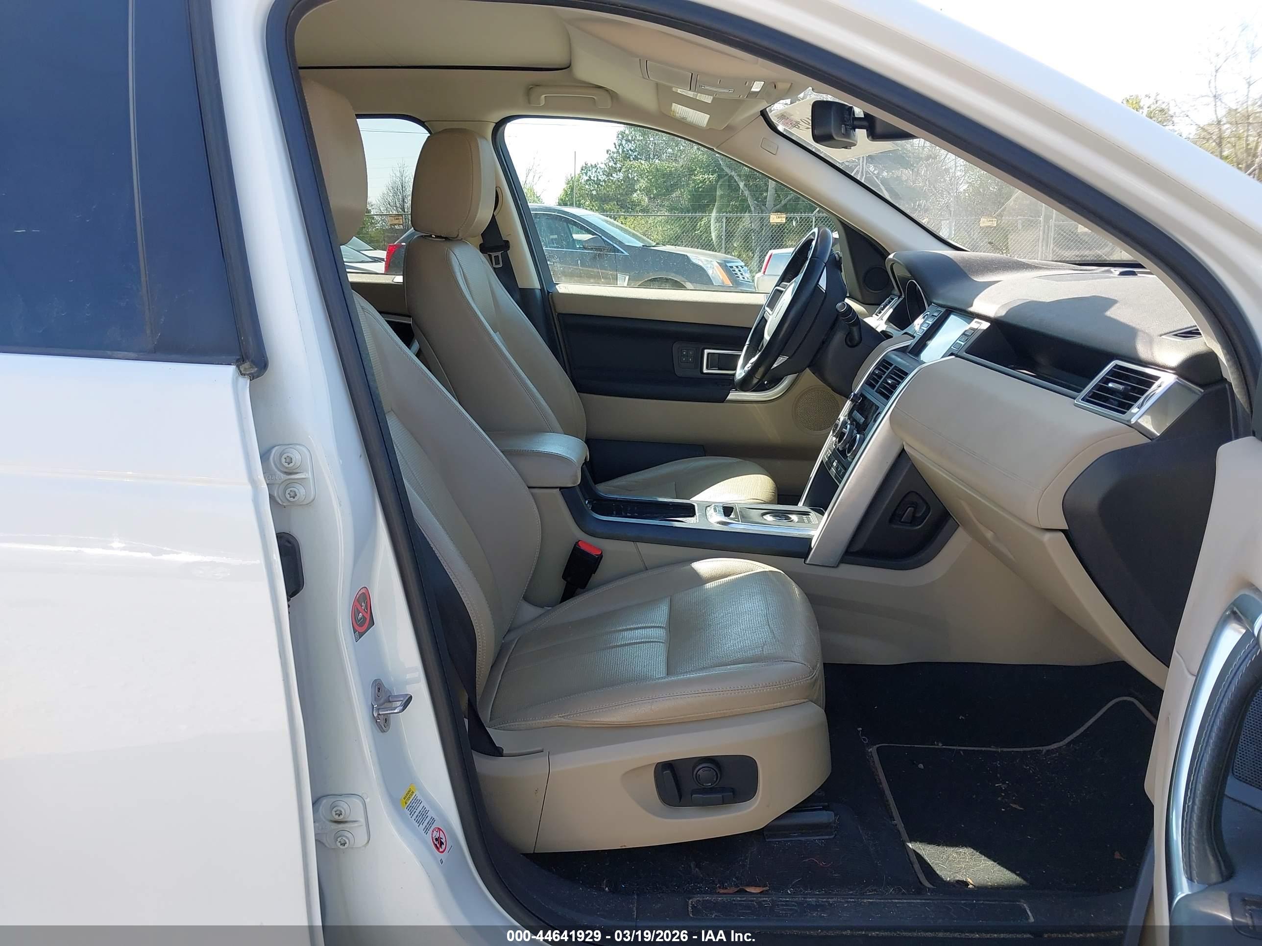 LAND ROVER image 5