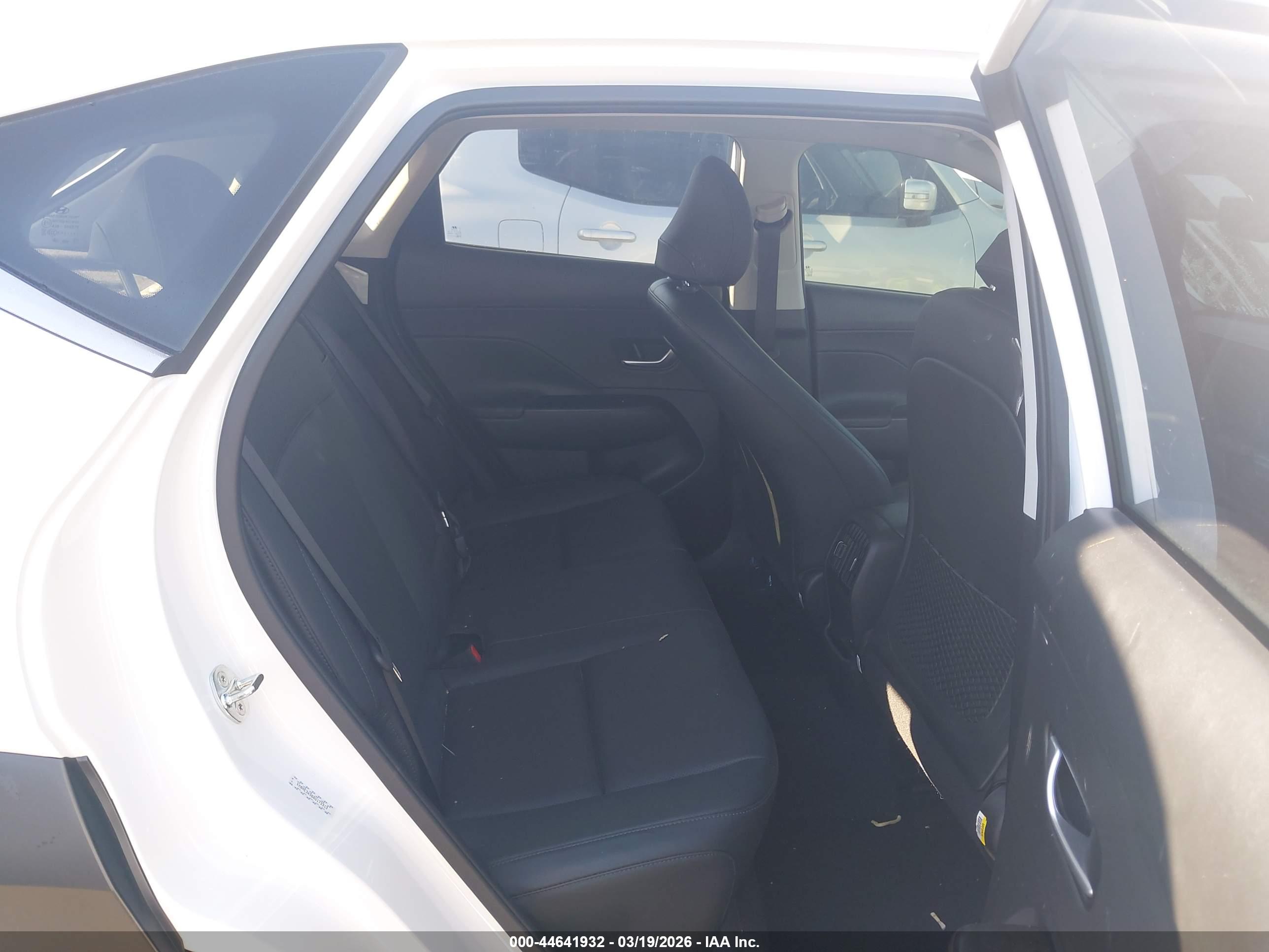 HYUNDAI KONA image 8