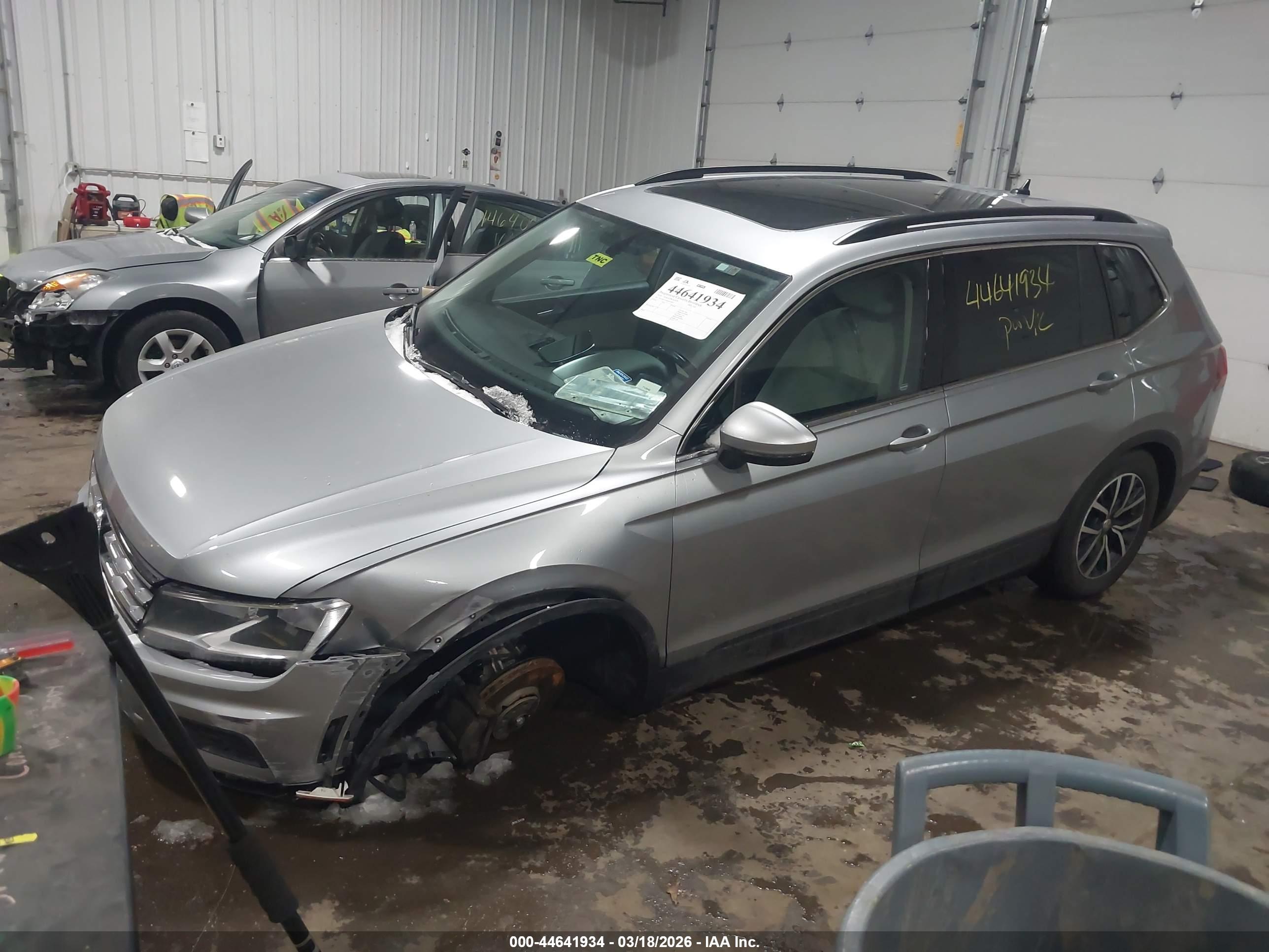 VOLKSWAGEN TIGUAN image 2