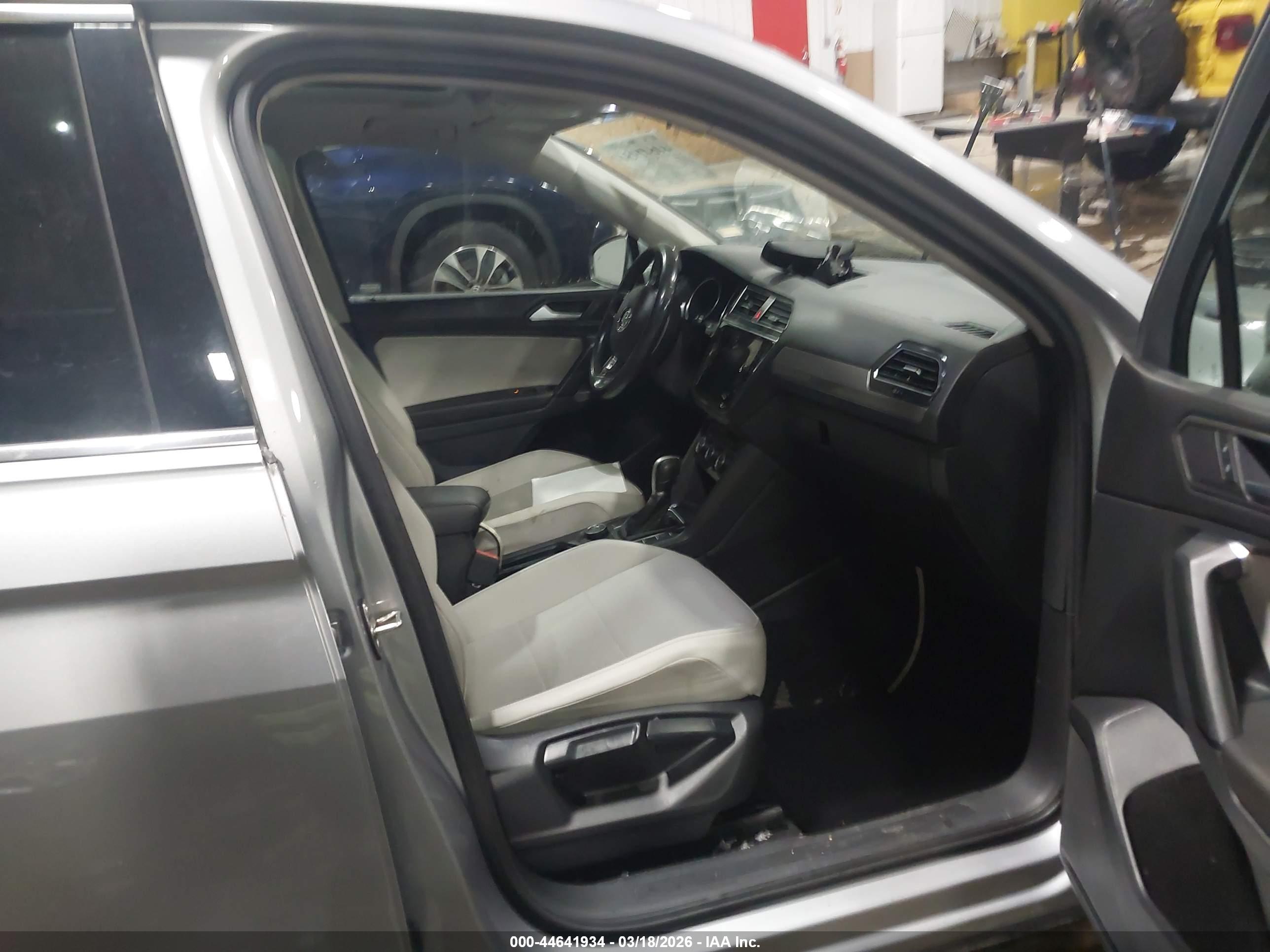 VOLKSWAGEN TIGUAN image 5