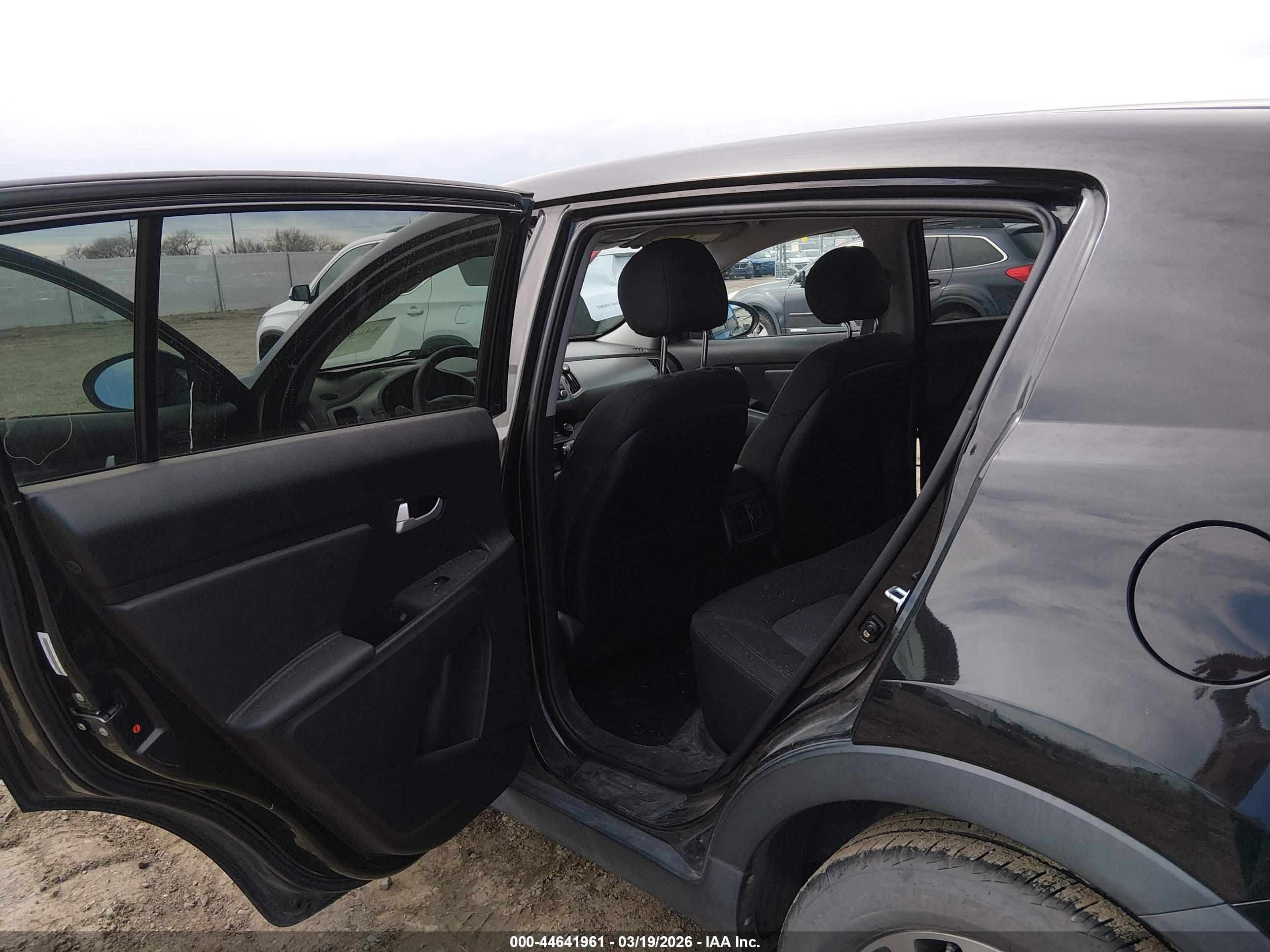 KIA SPORTAGE image 8