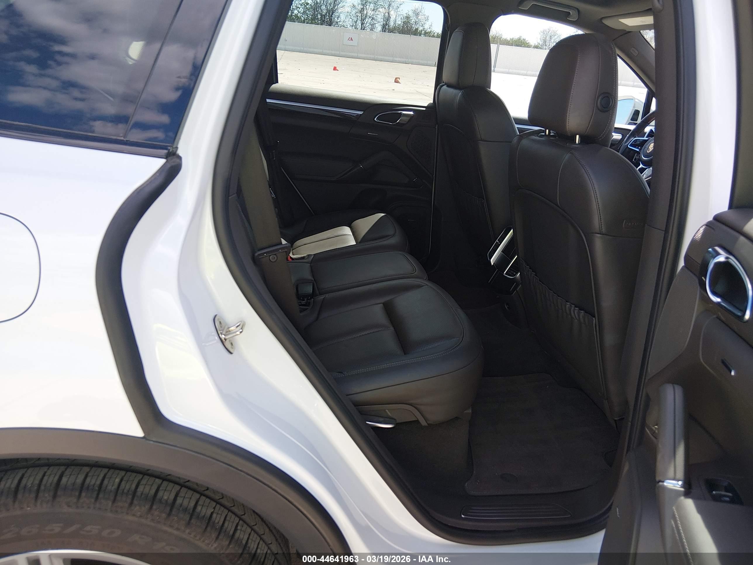 PORSCHE CAYENNE image 8