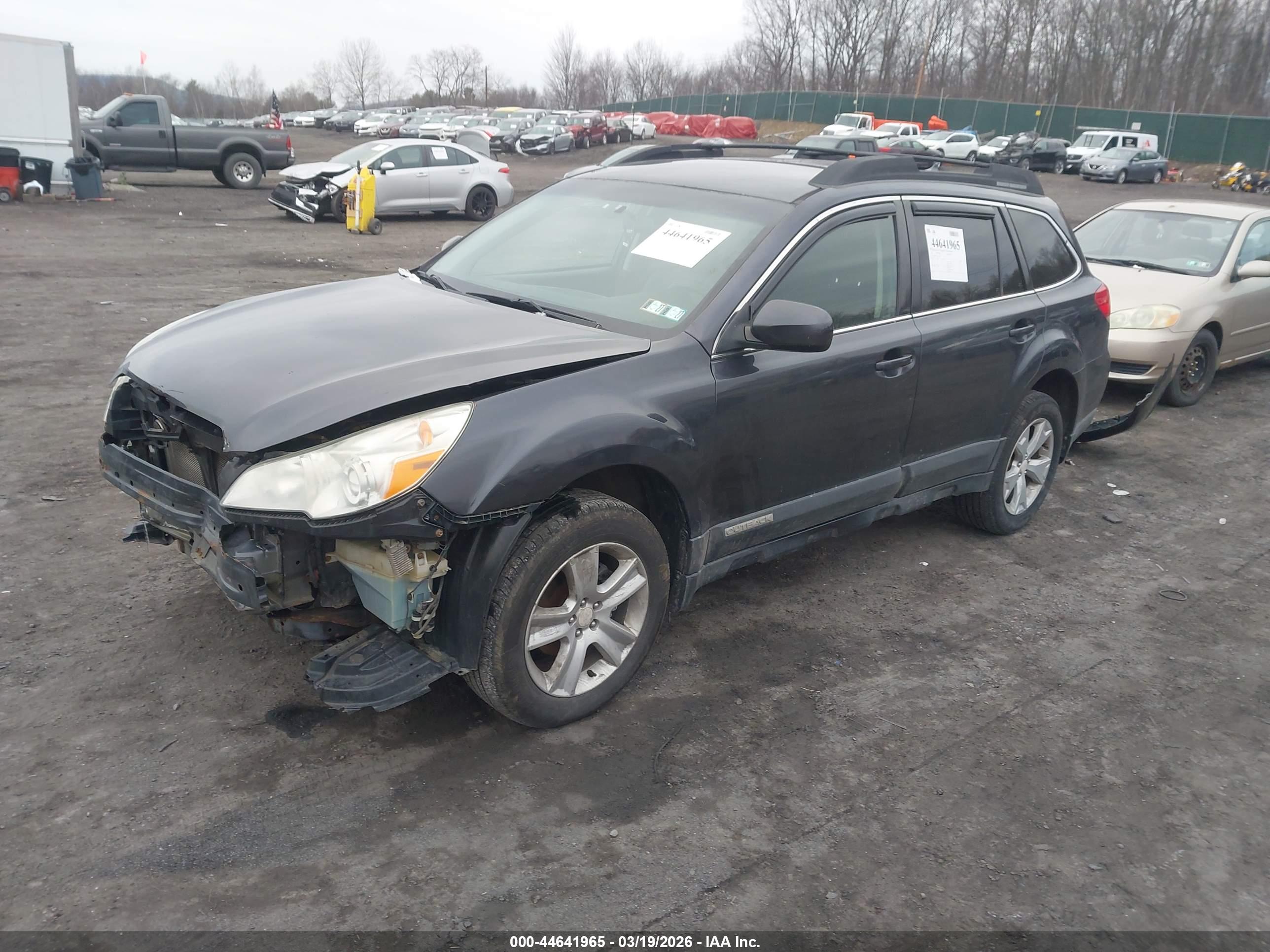 SUBARU OUTBACK image 2