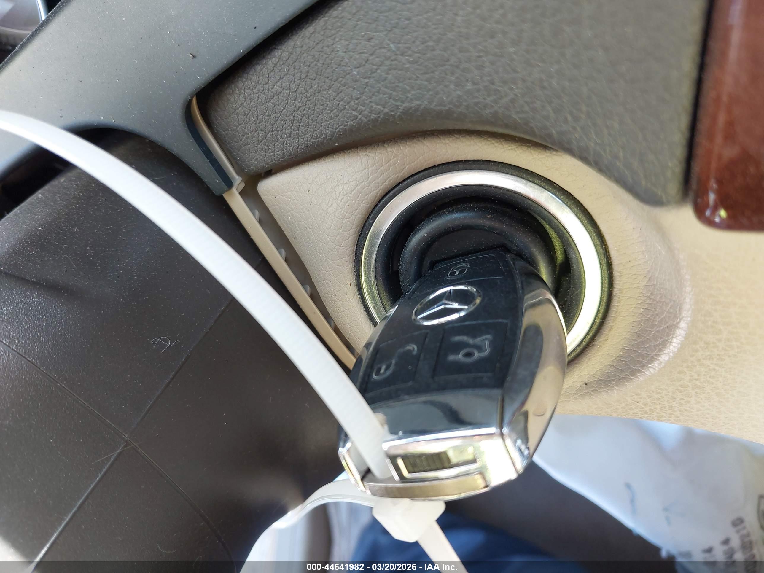 MERCEDES-BENZ C image 11