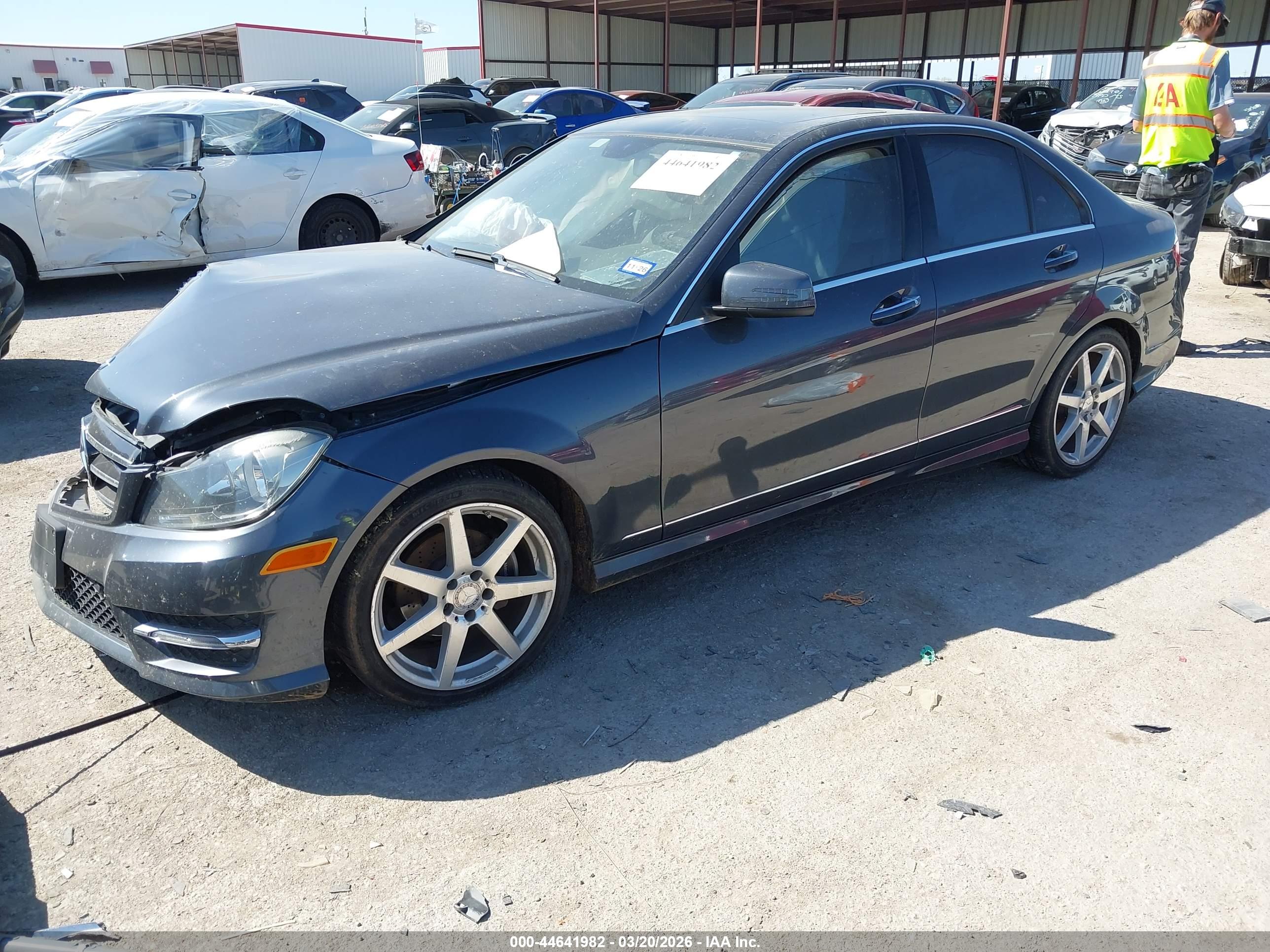 MERCEDES-BENZ C image 2
