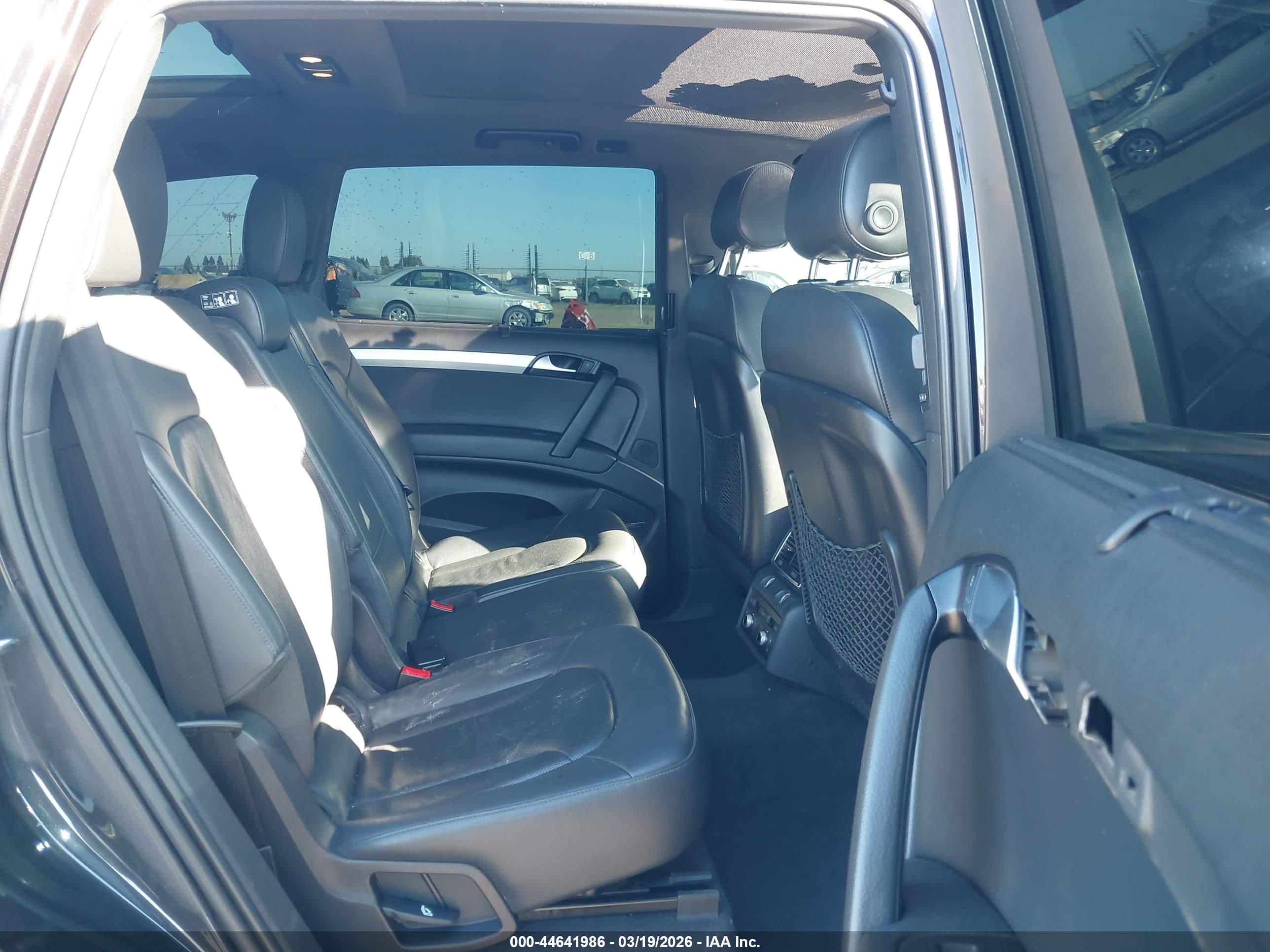 AUDI Q7 image 8