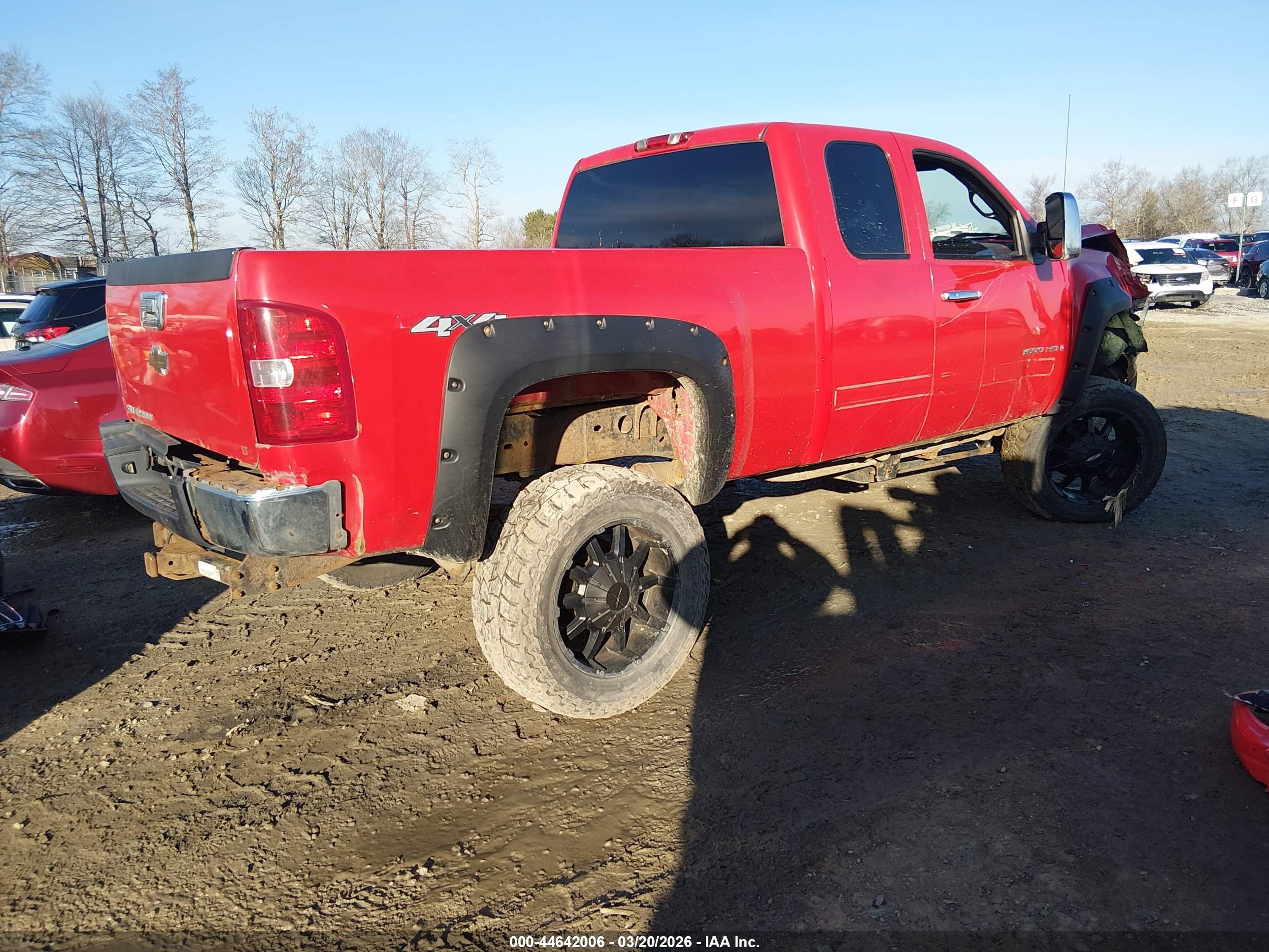CHEVROLET SILVERADO image 4