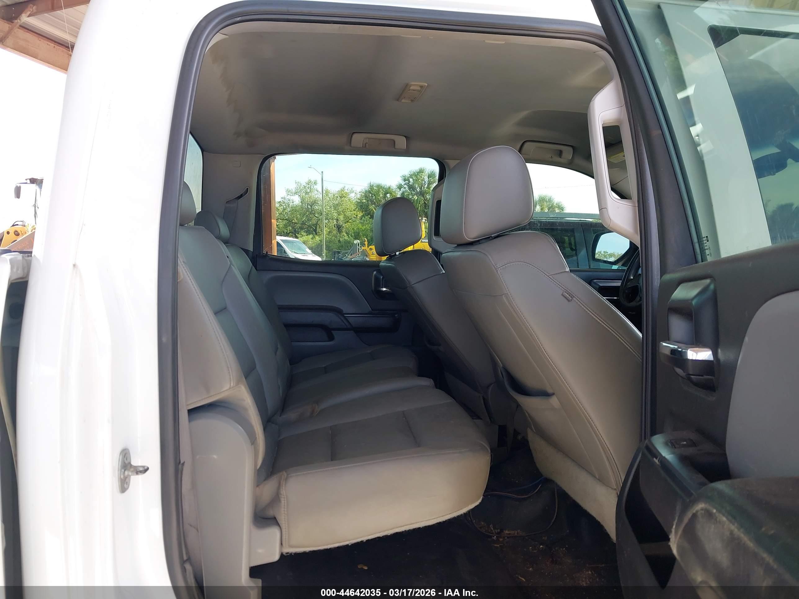 CHEVROLET SILVERADO image 8