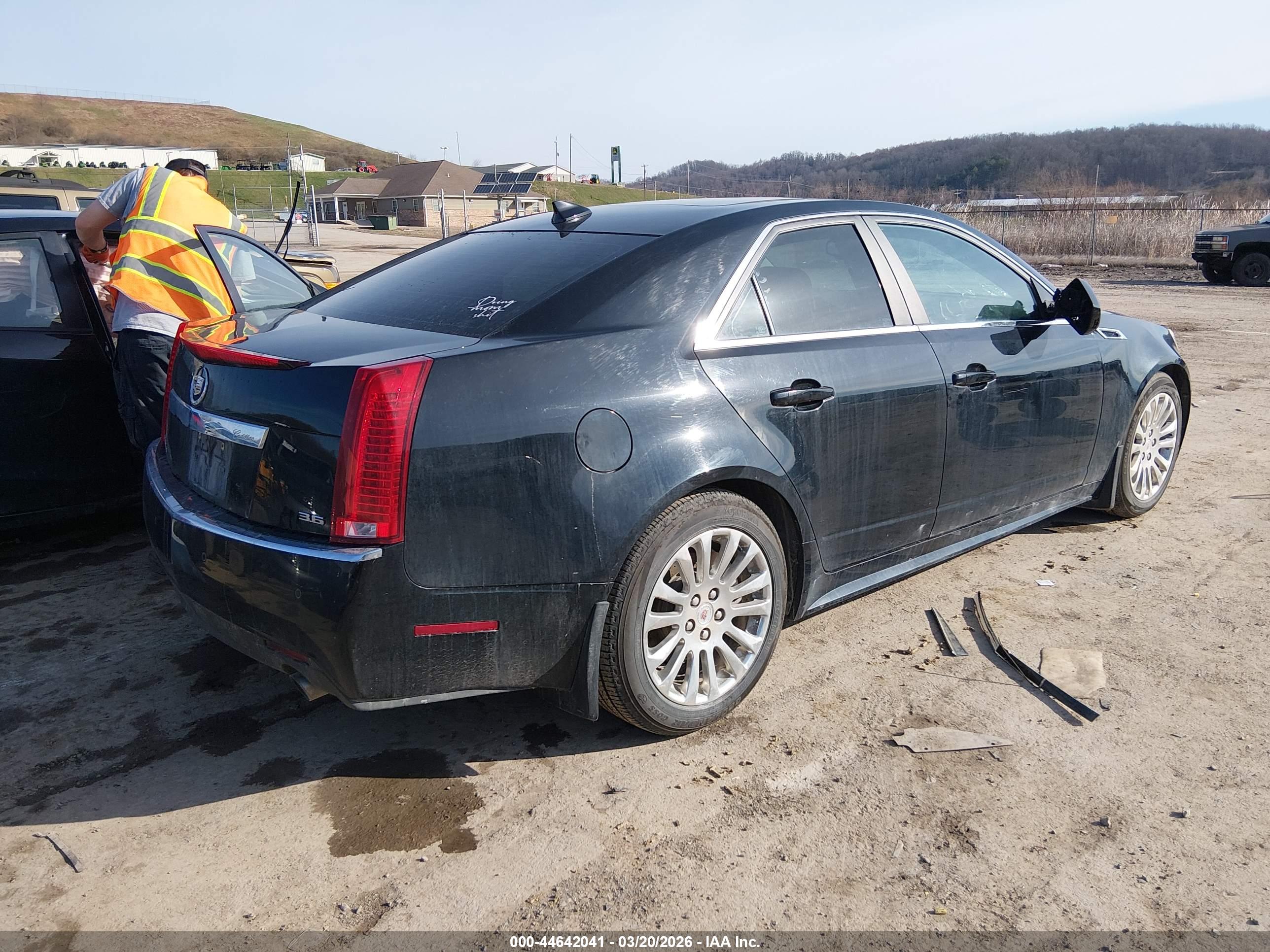 CADILLAC CTS image 4