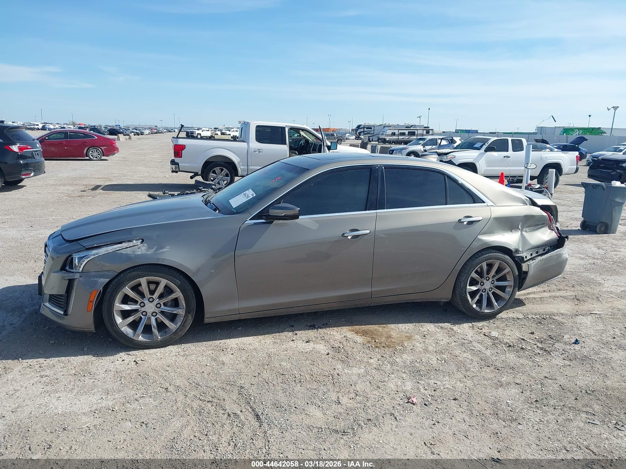 CADILLAC CTS image 6