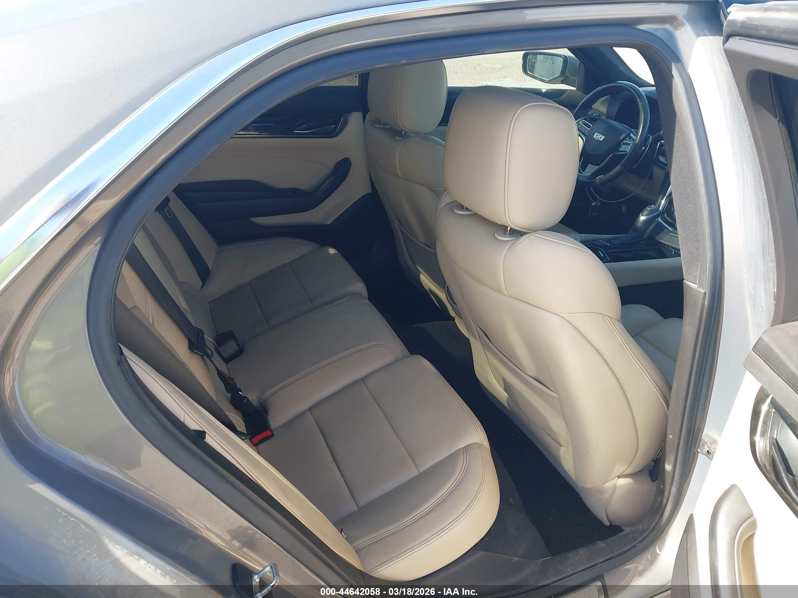 CADILLAC CTS image 8