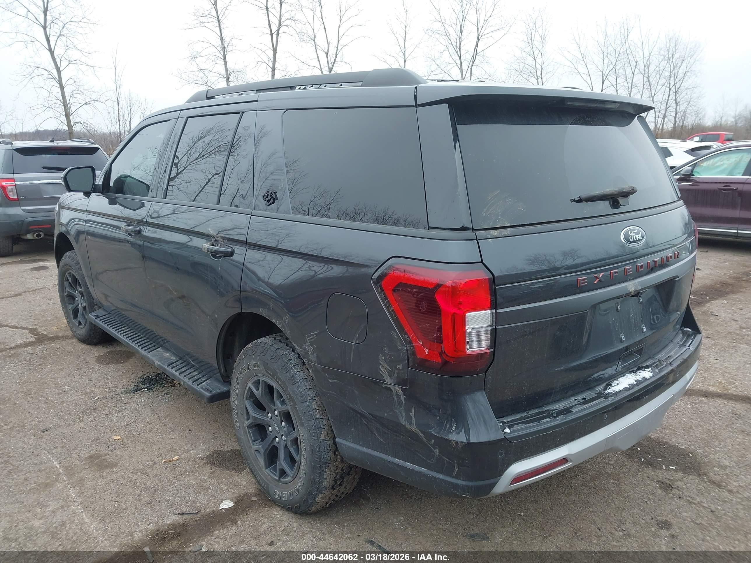 FORD EXPEDITION image 3