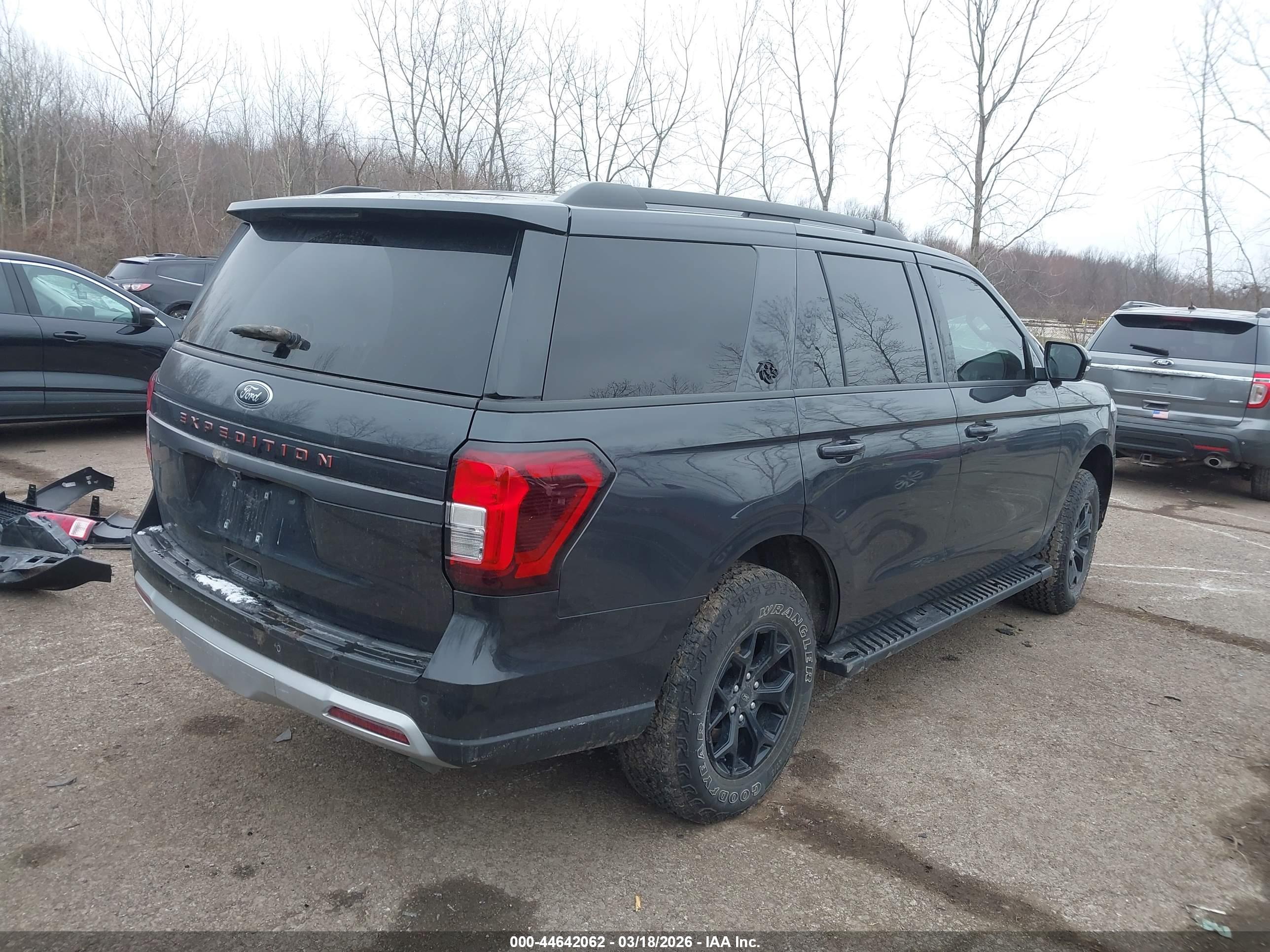 FORD EXPEDITION image 4