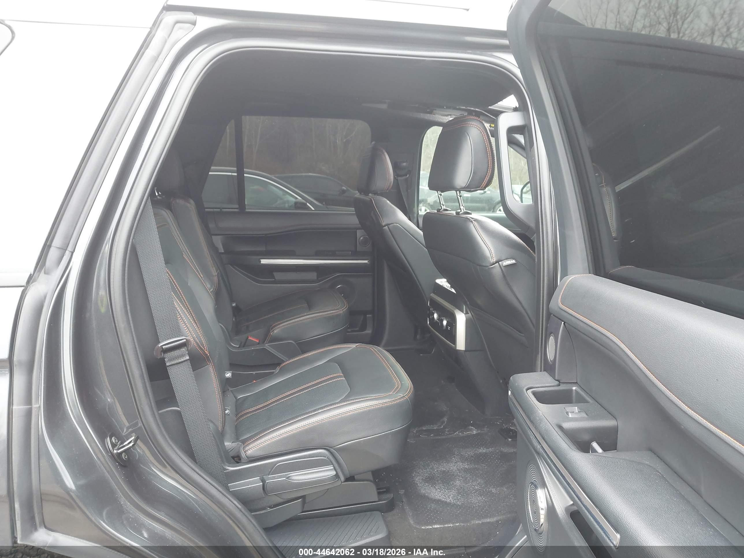 FORD EXPEDITION image 8