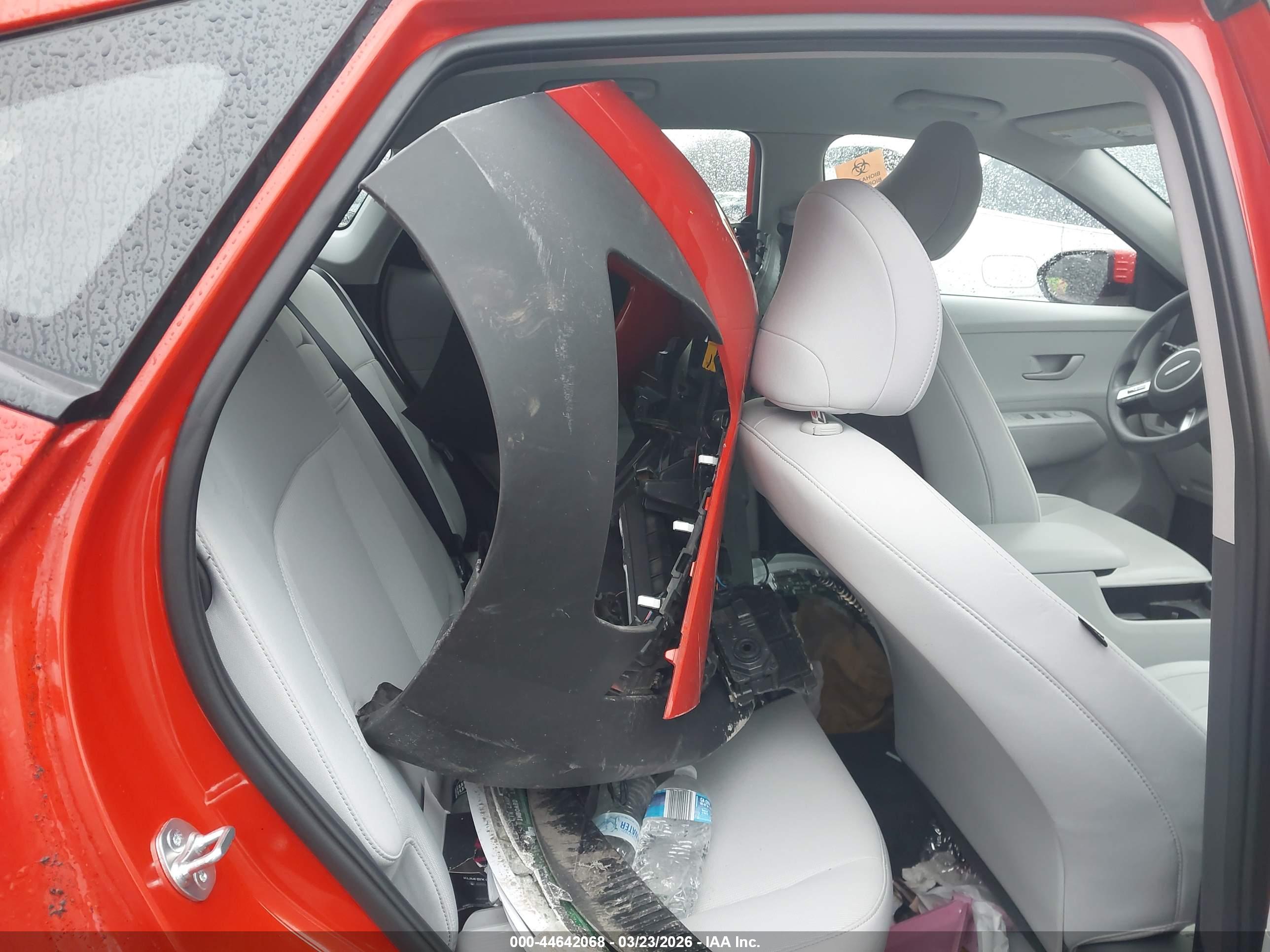 HYUNDAI KONA image 8