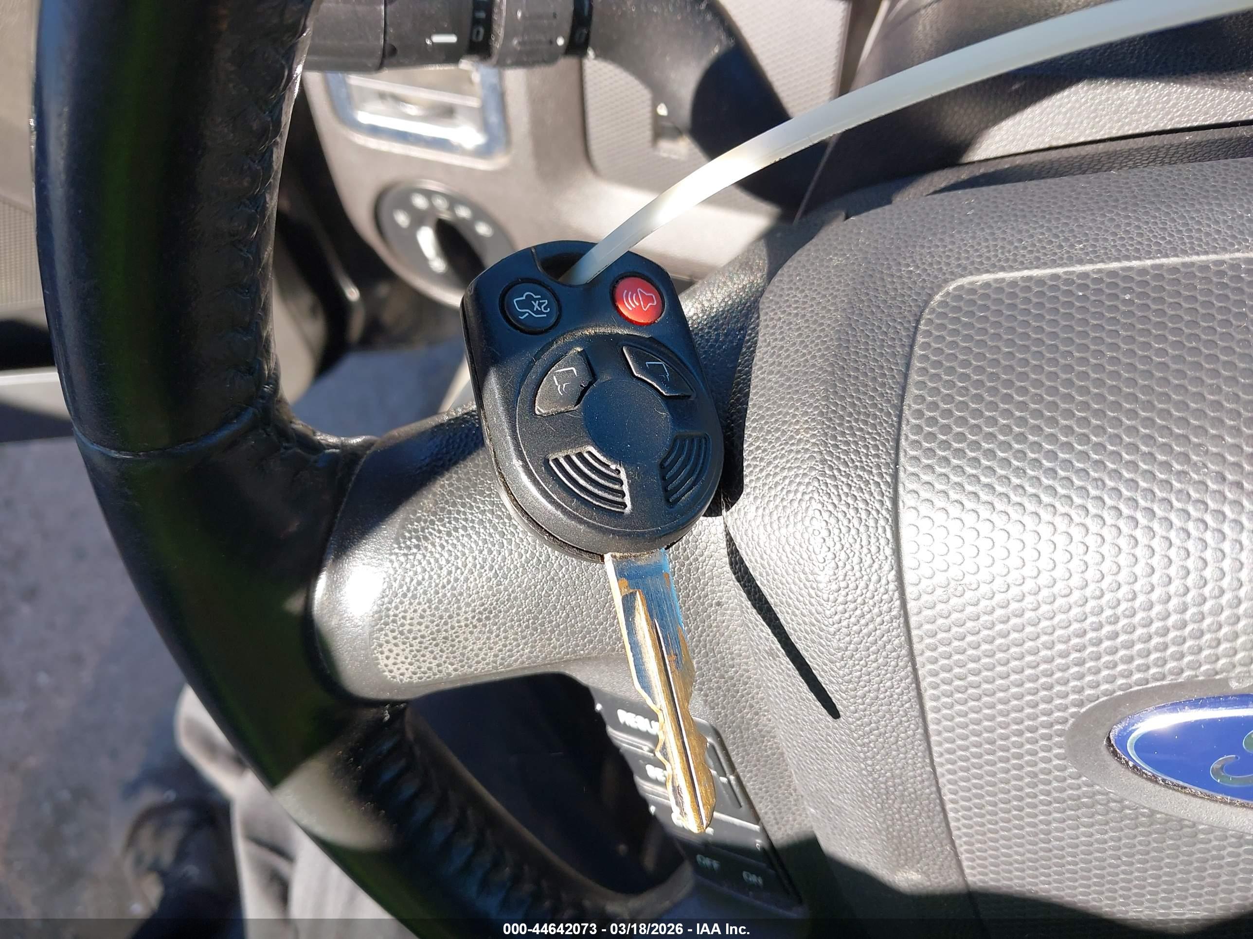 FORD ESCAPE image 11