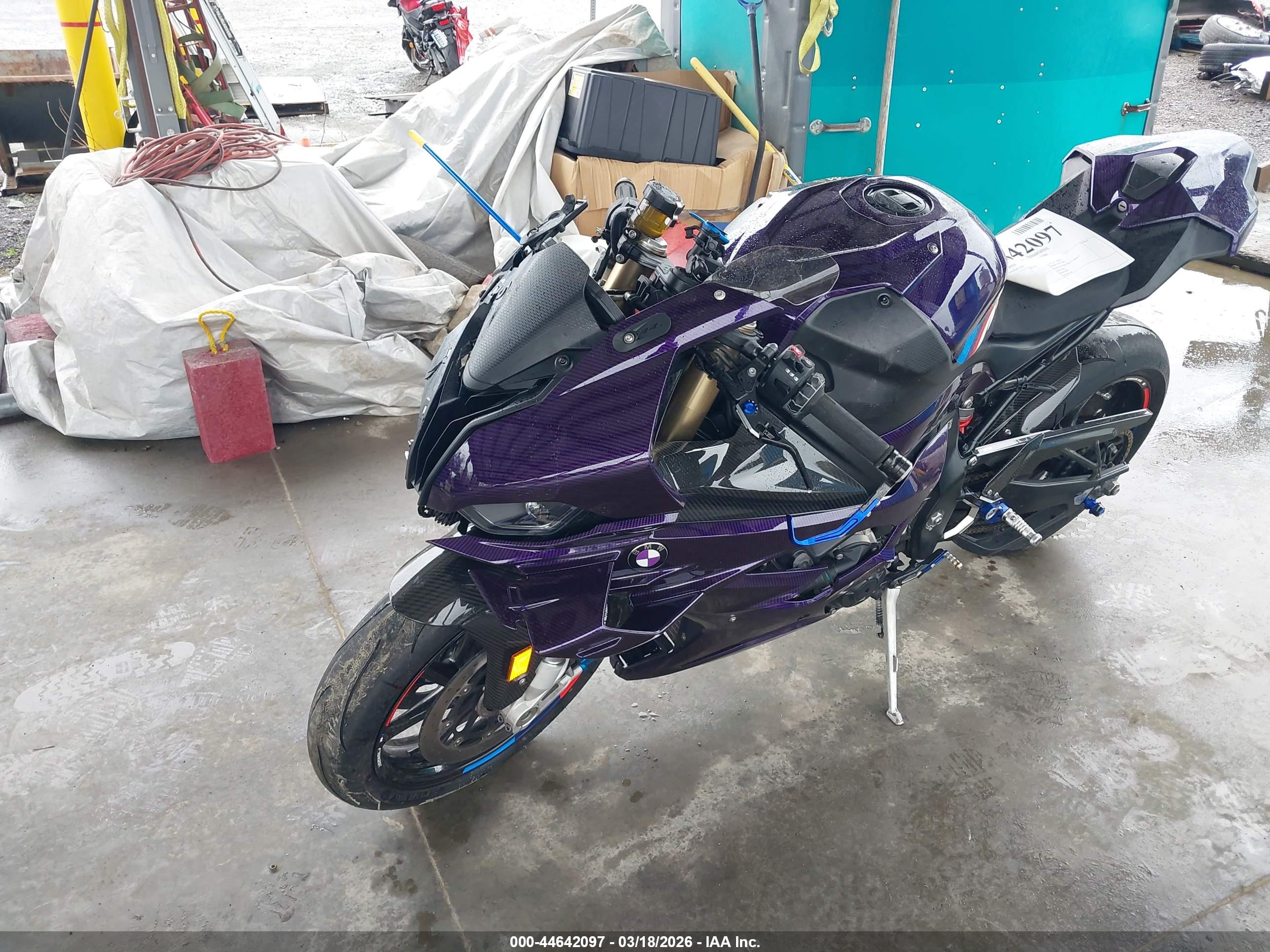 BMW S image 2
