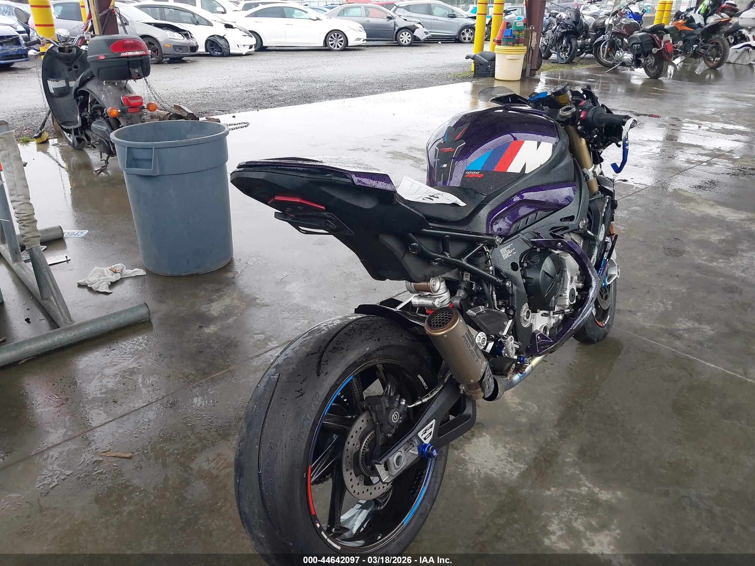 BMW S image 4
