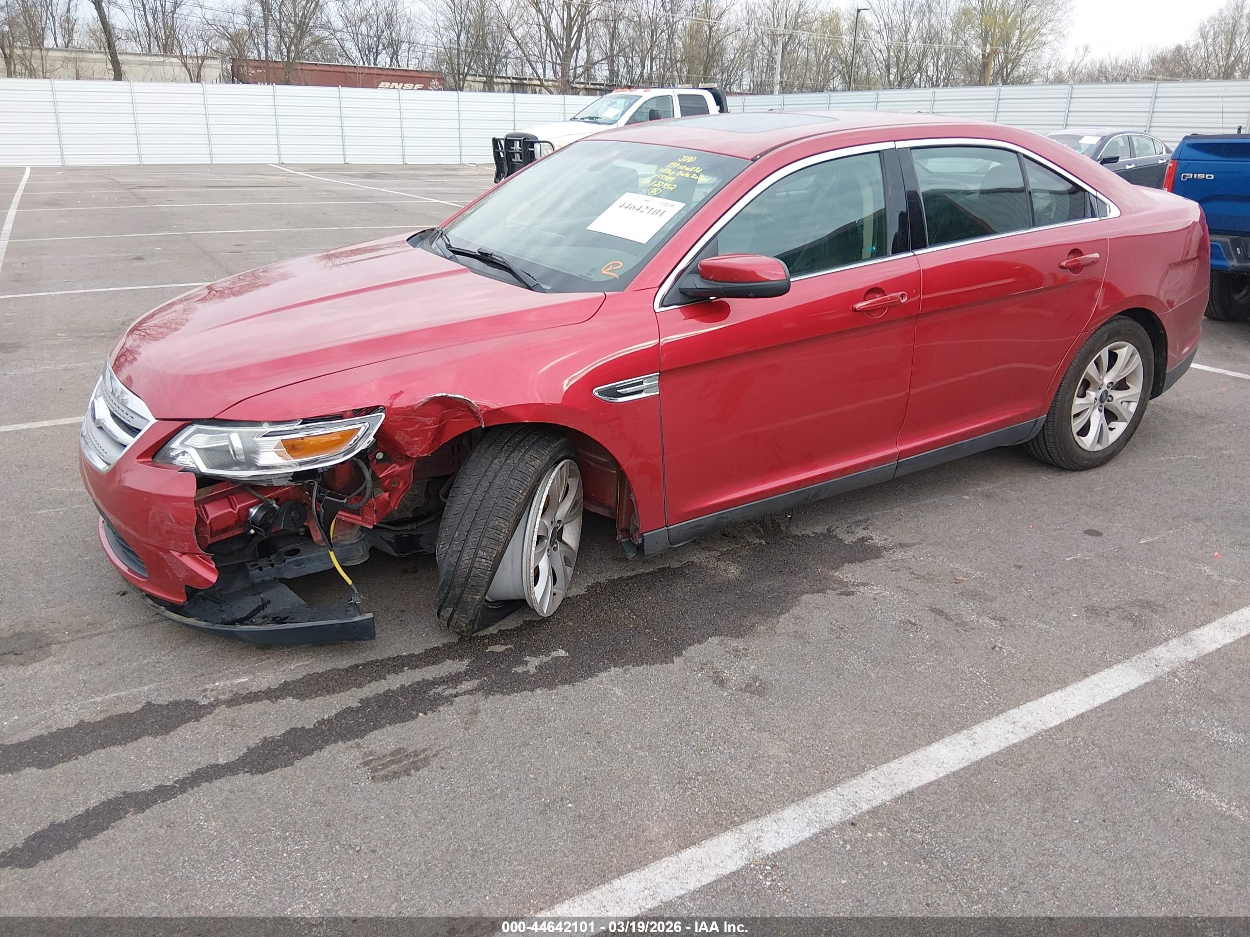 FORD TAURUS image 2