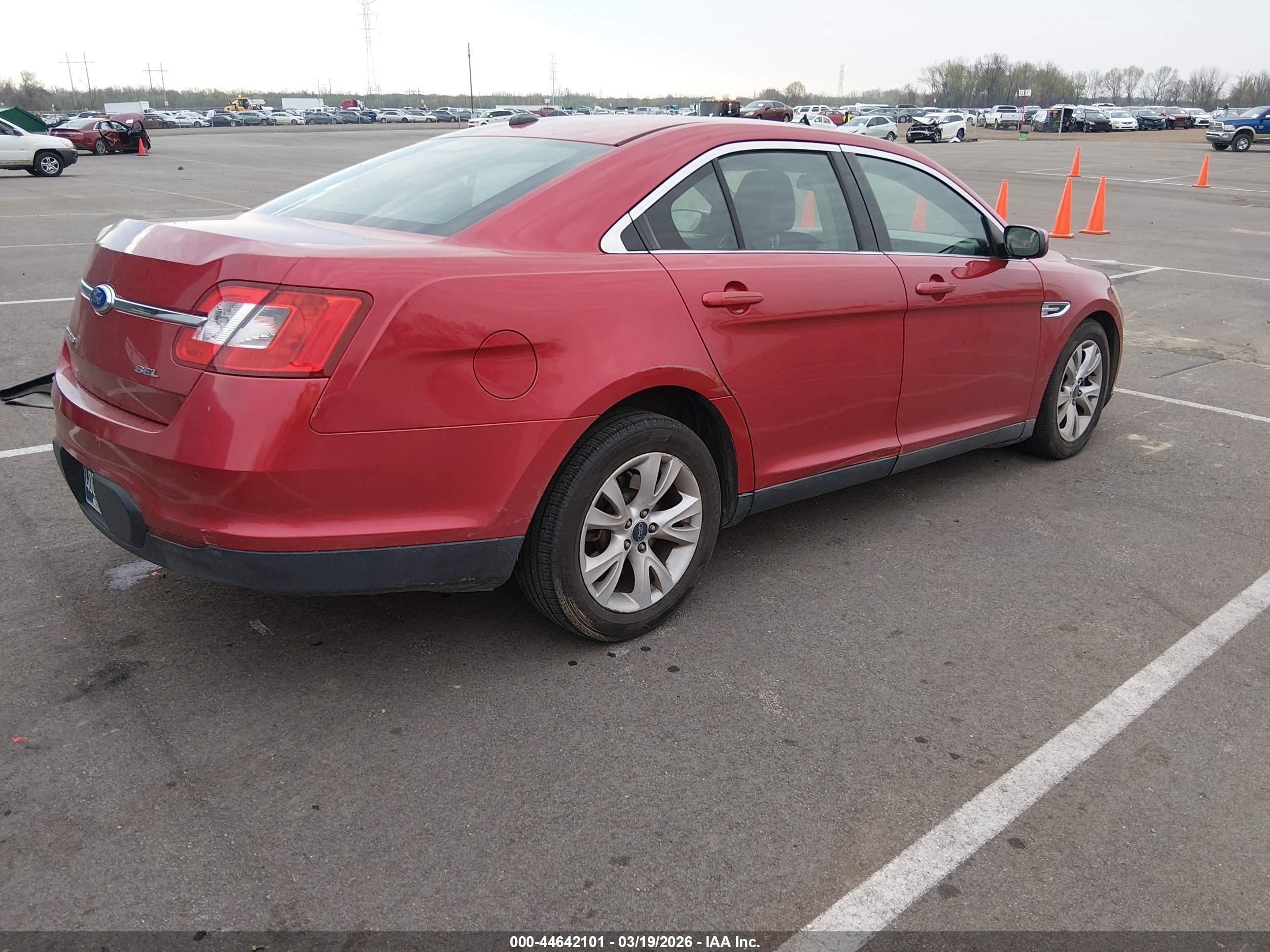 FORD TAURUS image 4