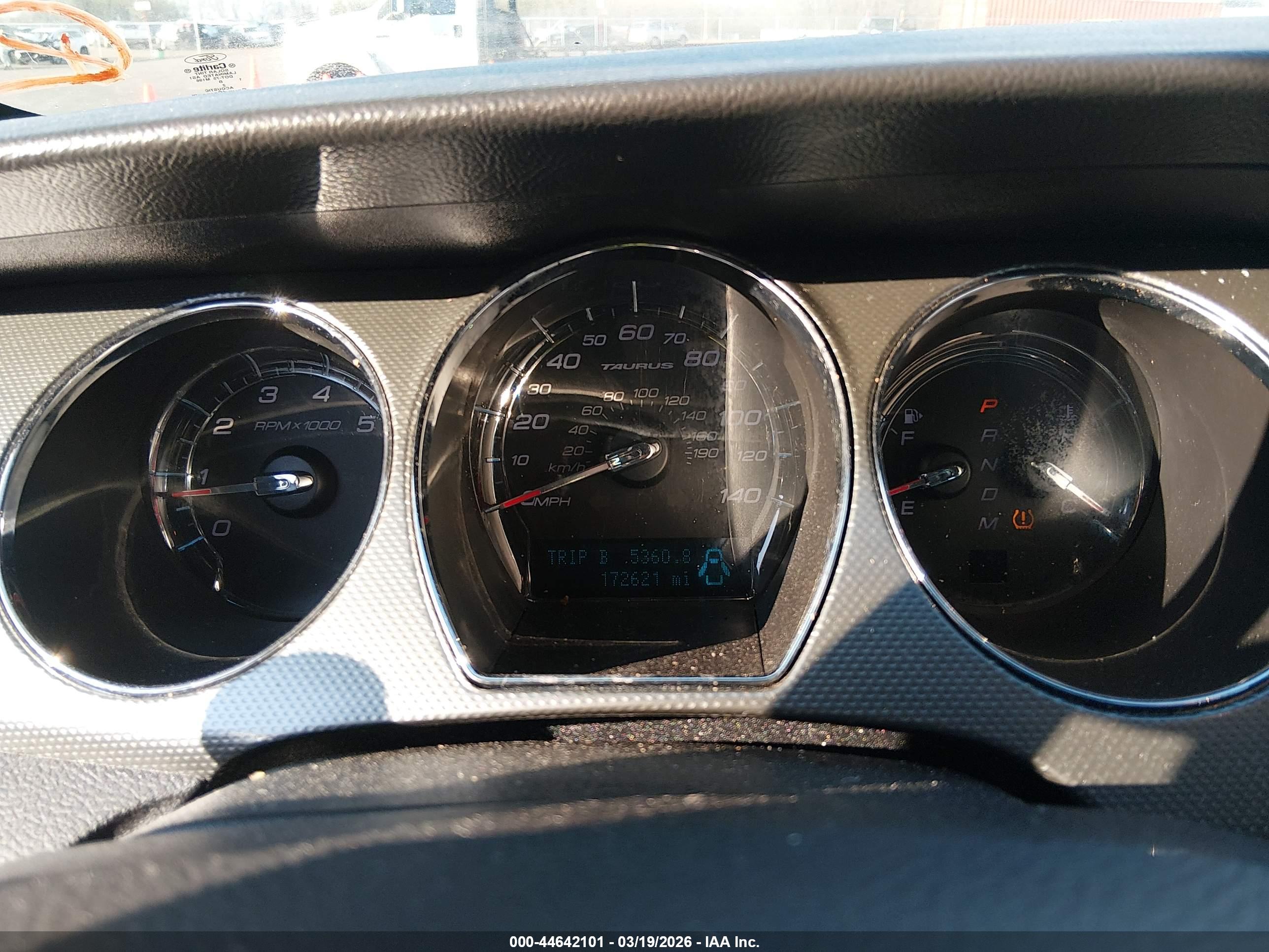 FORD TAURUS image 7
