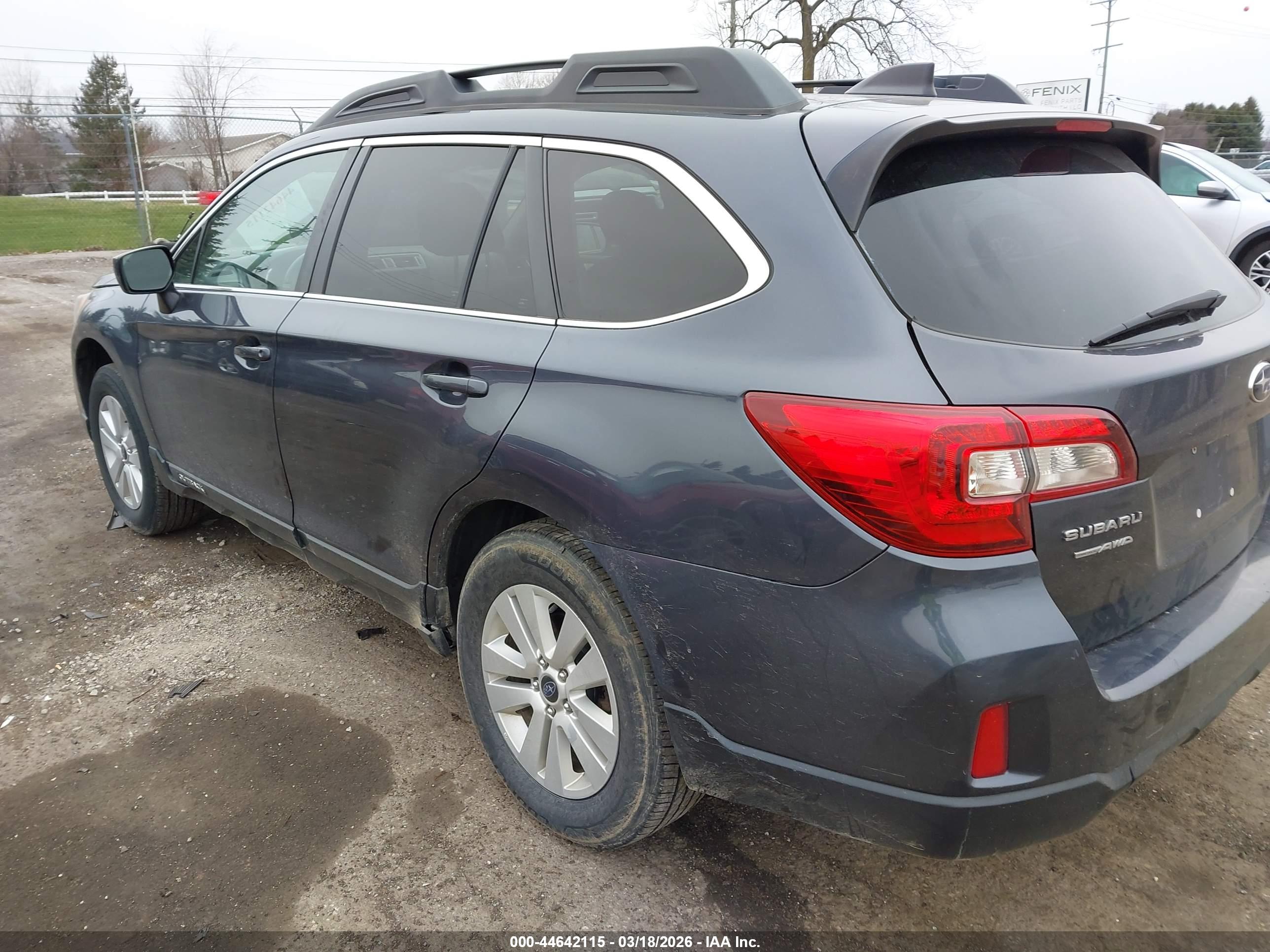 SUBARU OUTBACK image 3