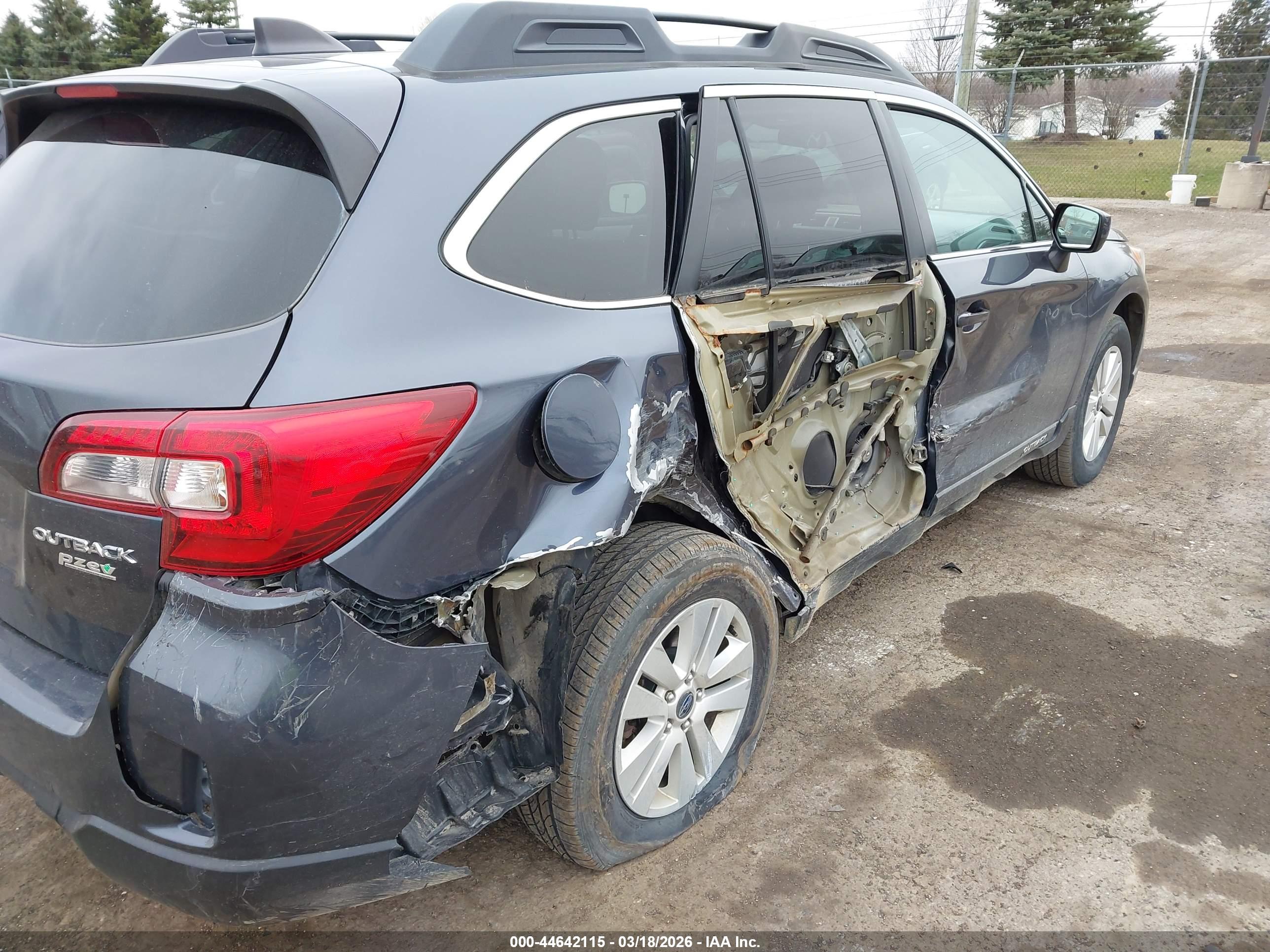 SUBARU OUTBACK image 4