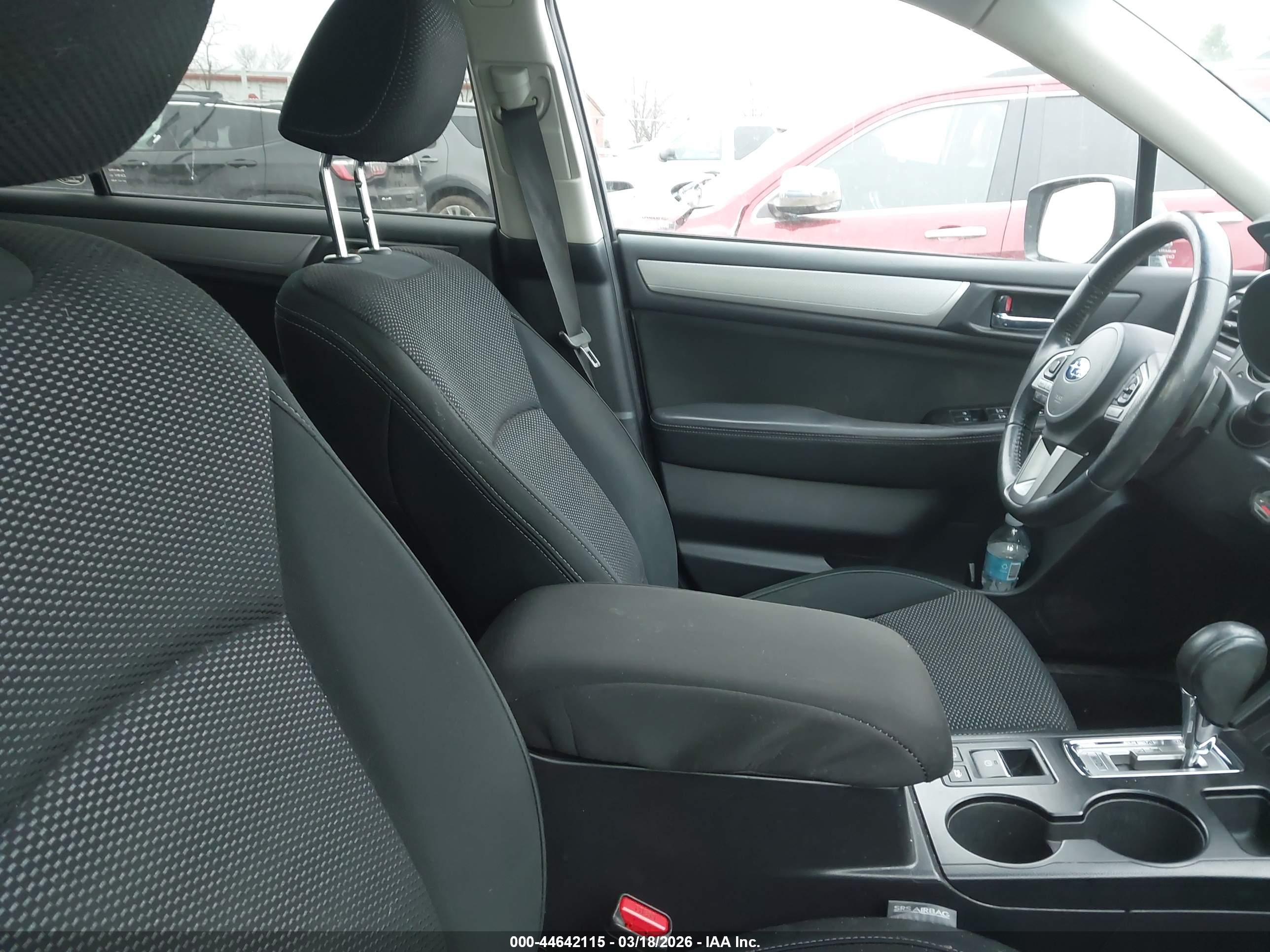 SUBARU OUTBACK image 5