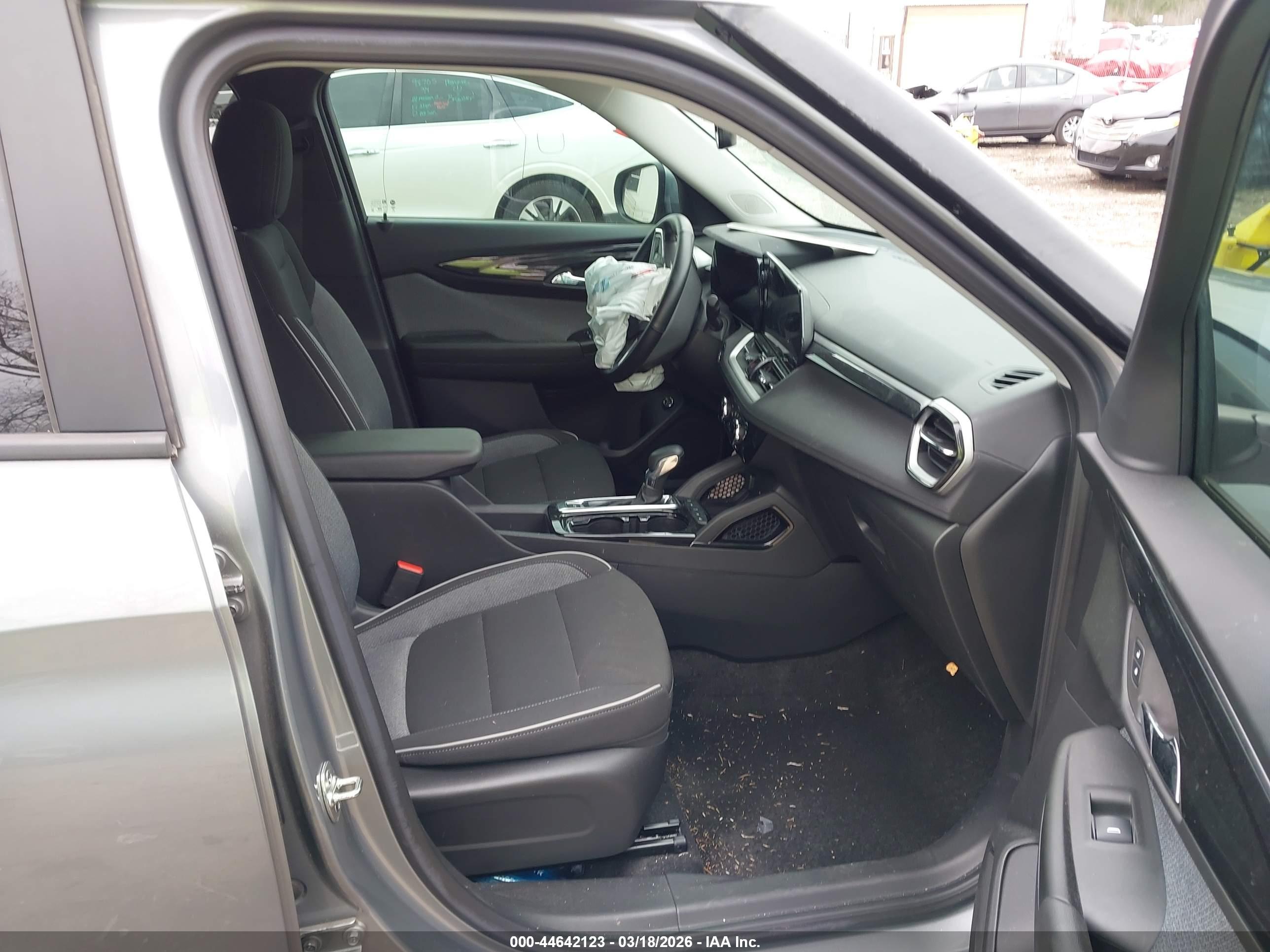 CHEVROLET TRAILBLAZER image 5