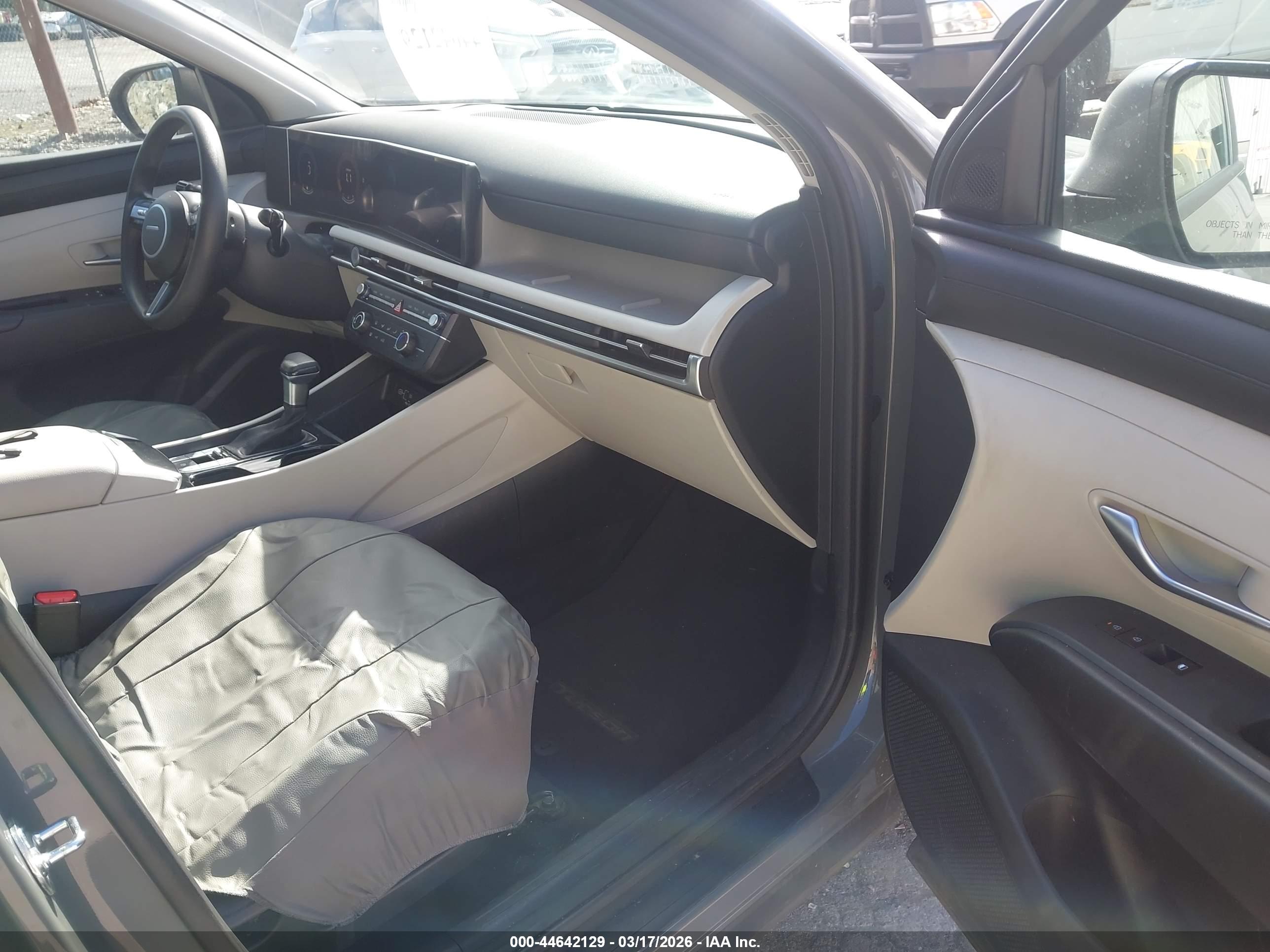HYUNDAI TUCSON image 5