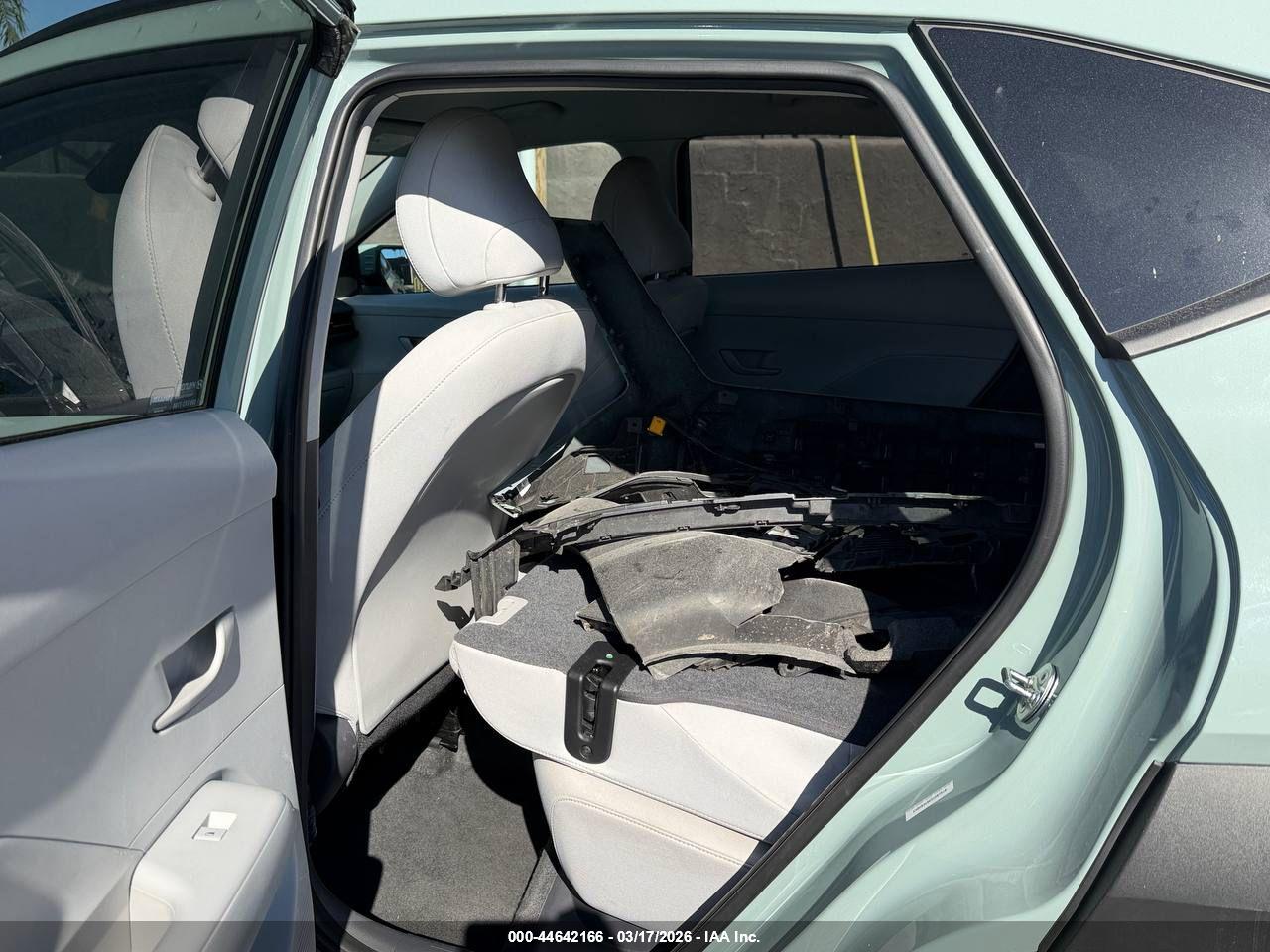 HYUNDAI KONA image 8