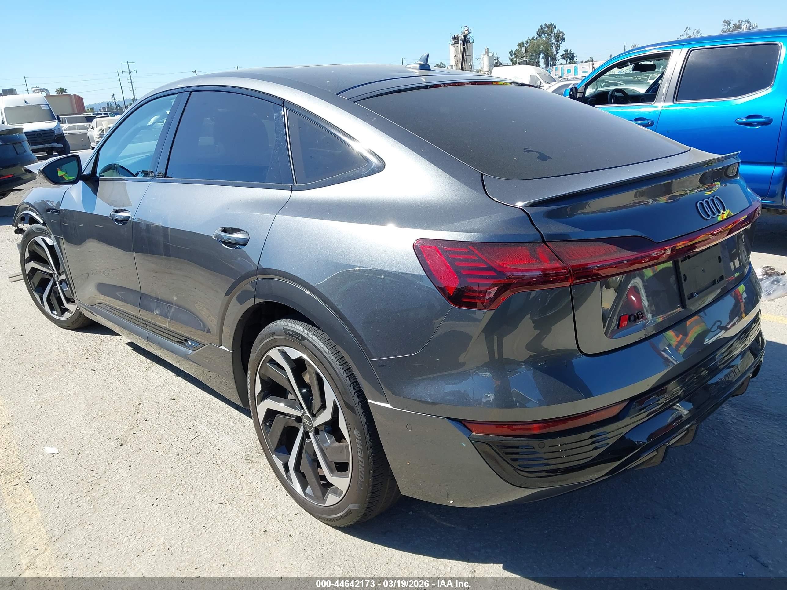 AUDI Q8 image 3