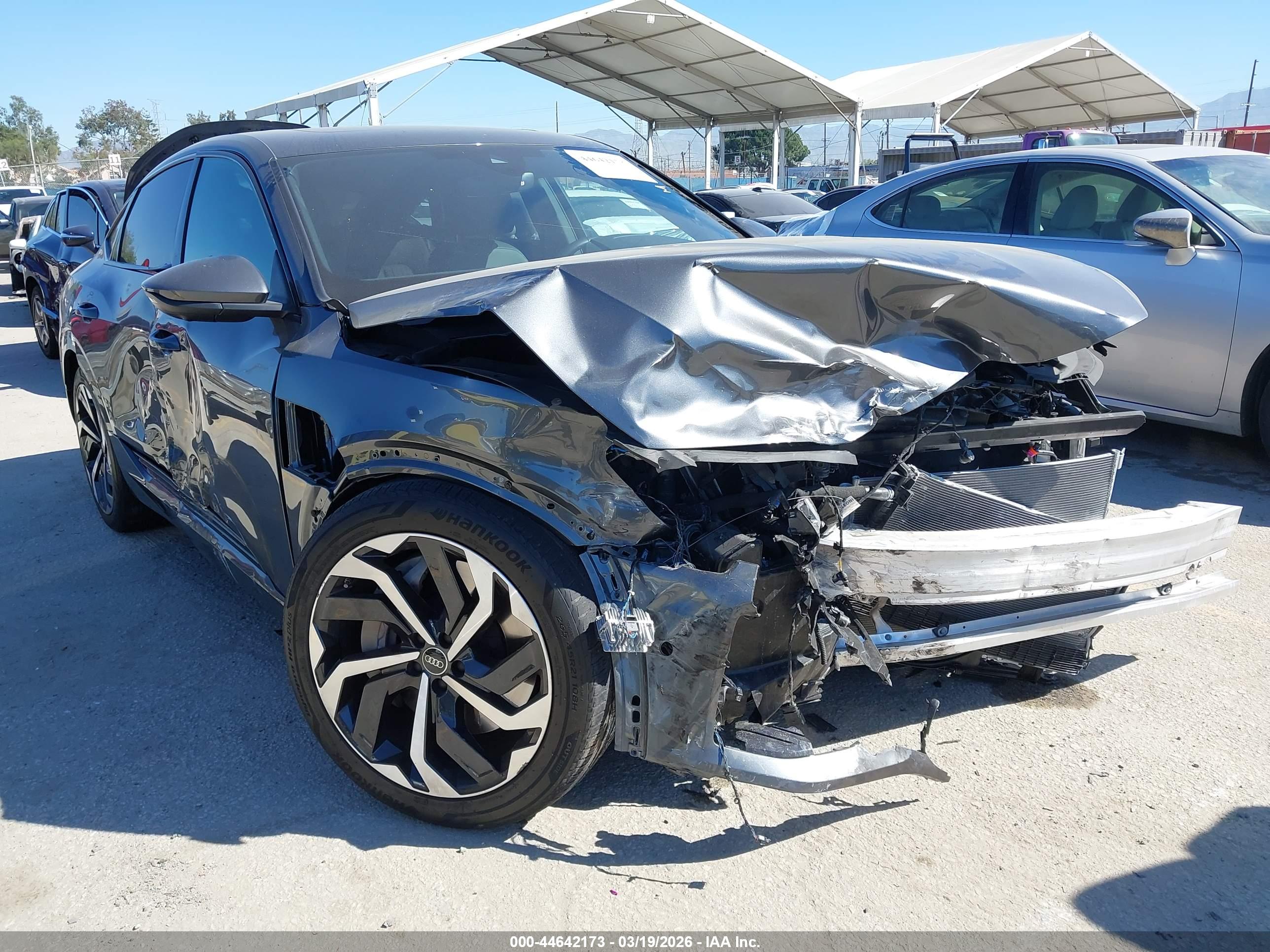 AUDI Q8 image 6