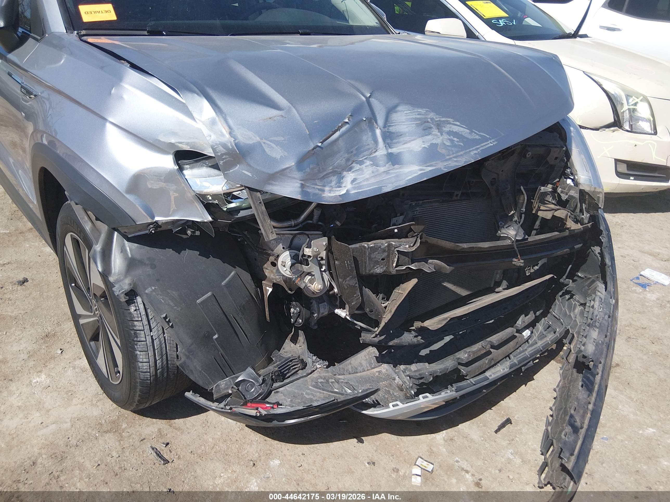 VOLKSWAGEN TAOS image 6