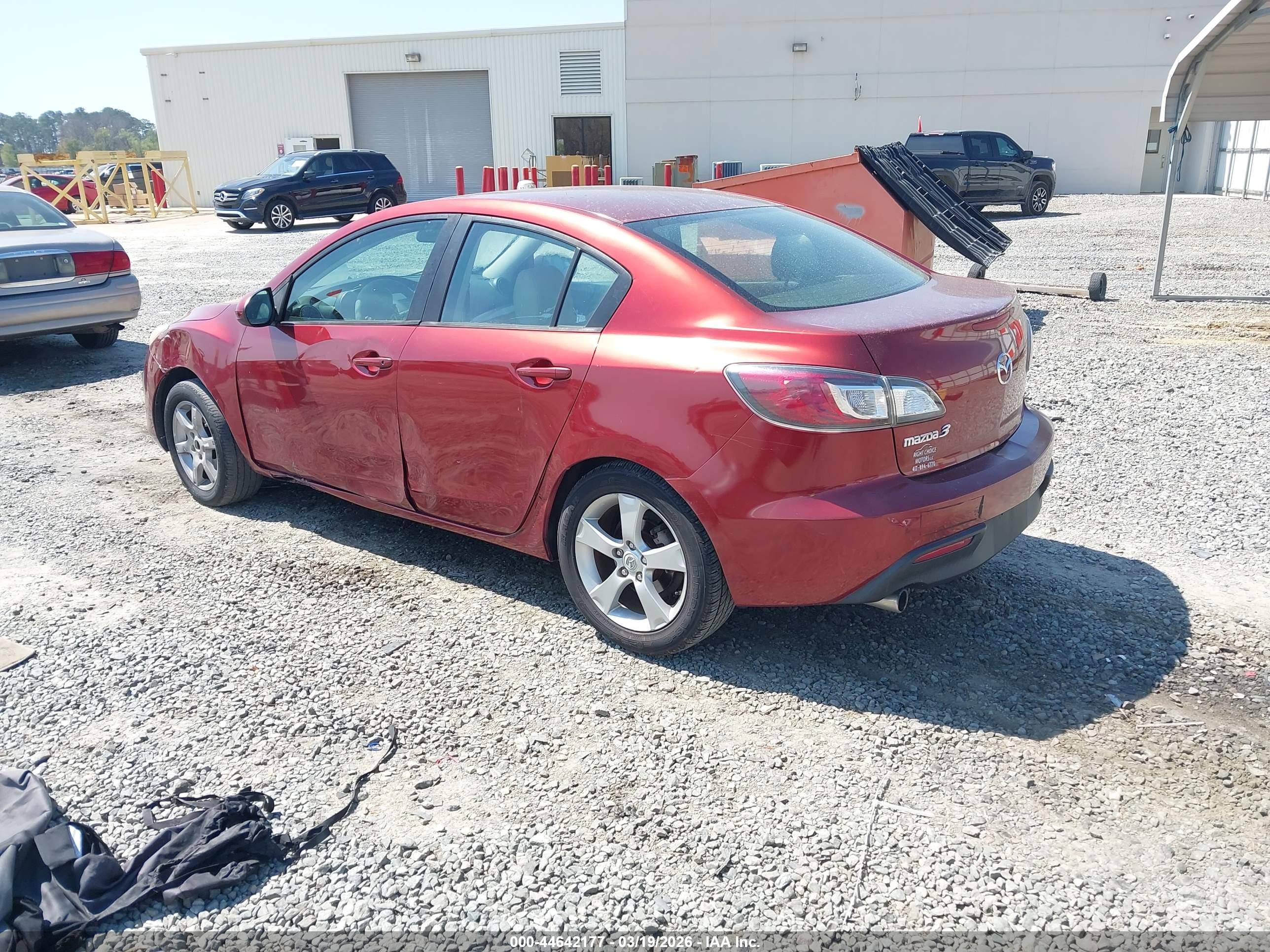 MAZDA MAZDA3 image 3