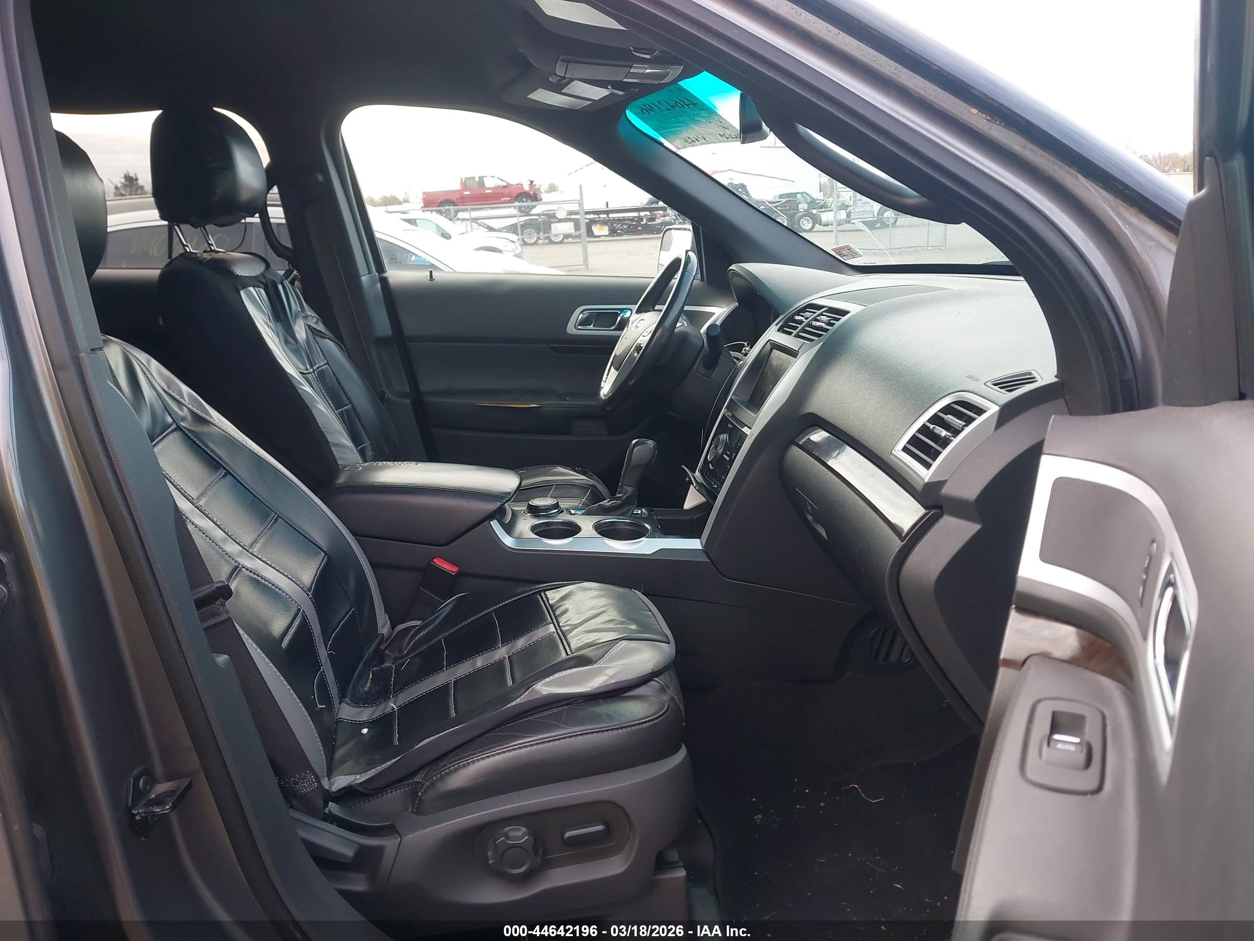 FORD EXPLORER image 5