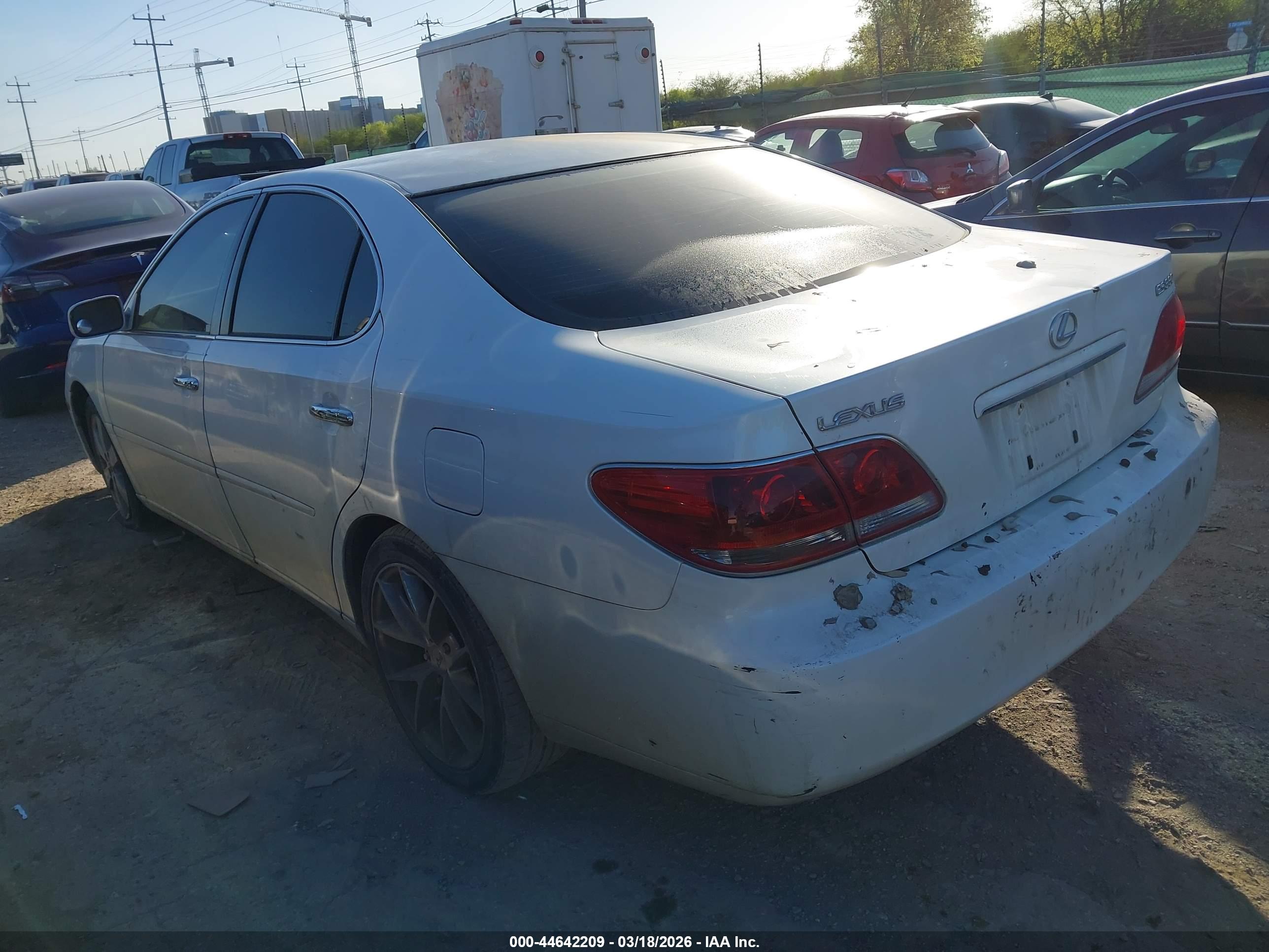LEXUS ES image 3
