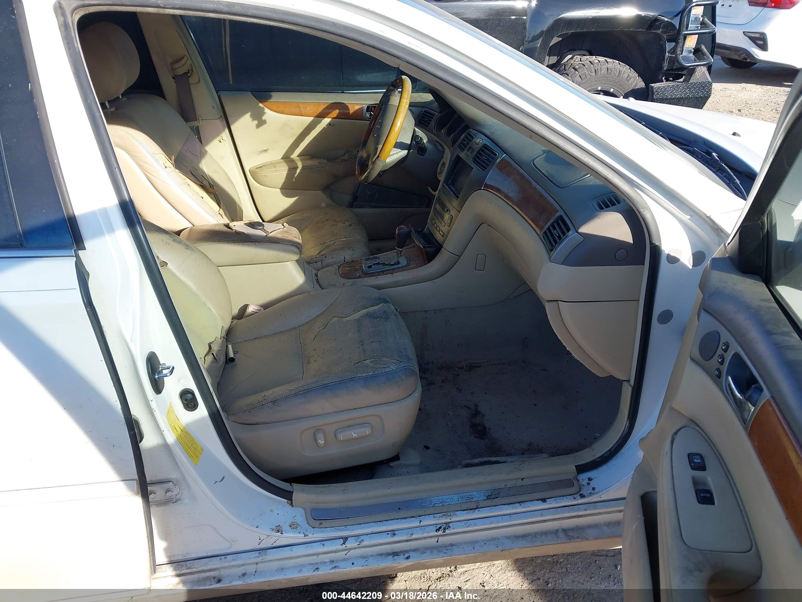 LEXUS ES image 5
