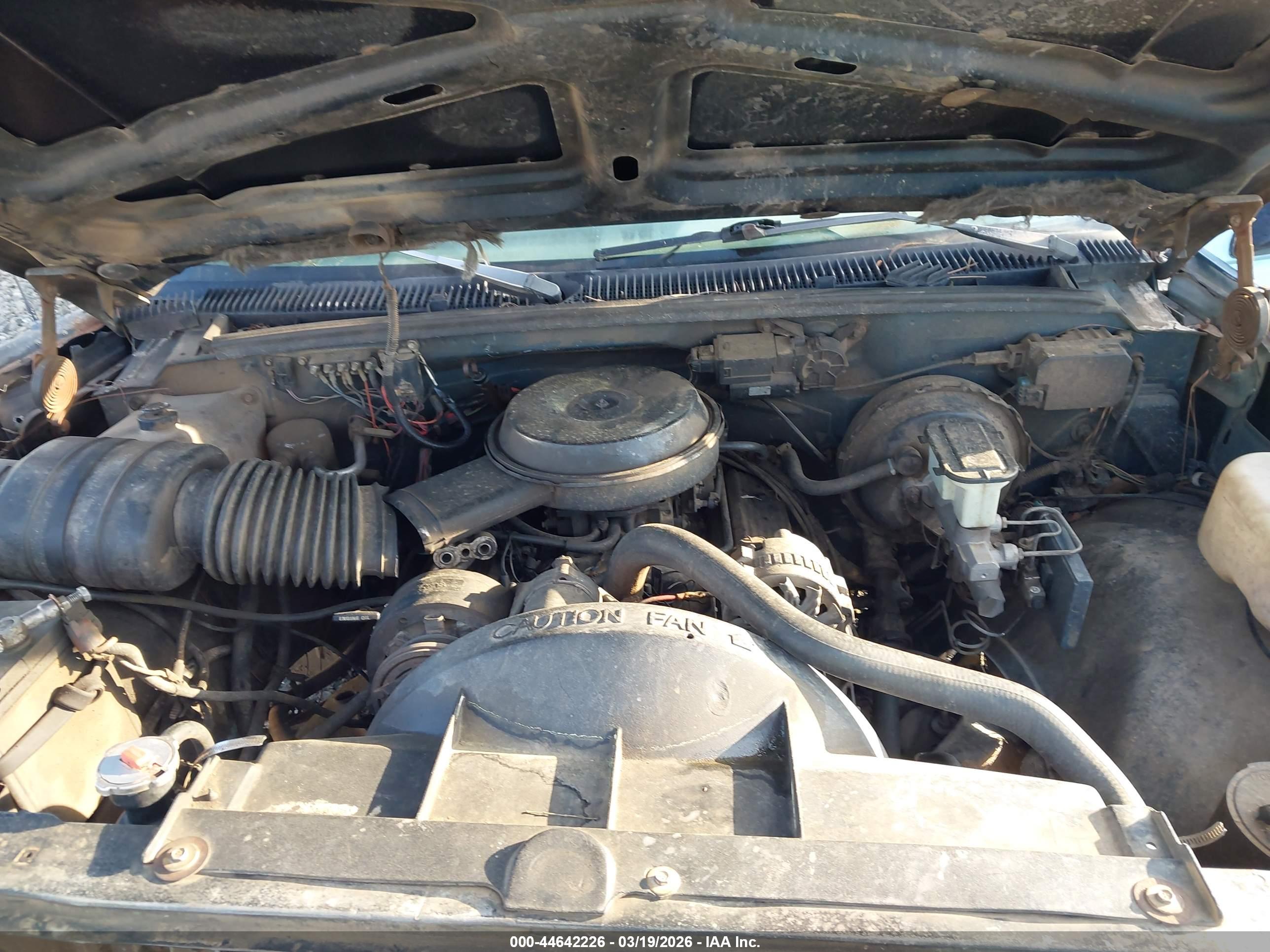 CHEVROLET GMT-400 image 10