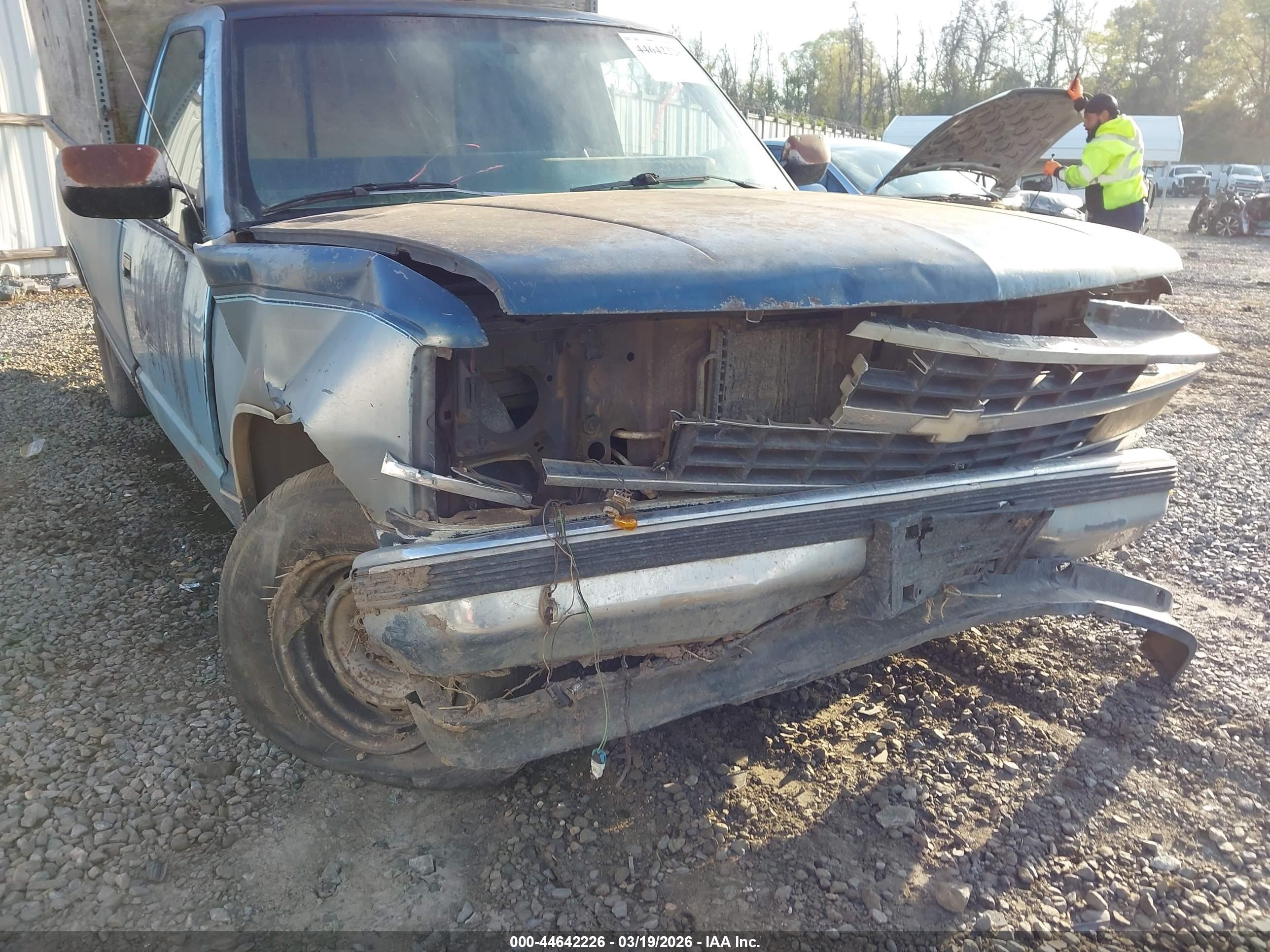 CHEVROLET GMT-400 image 6
