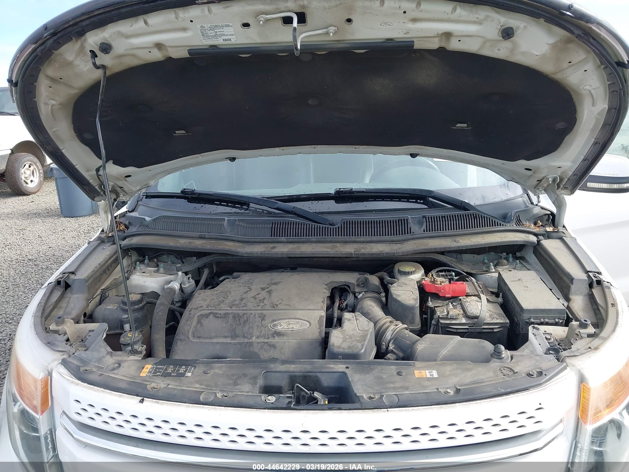 FORD EXPLORER image 10