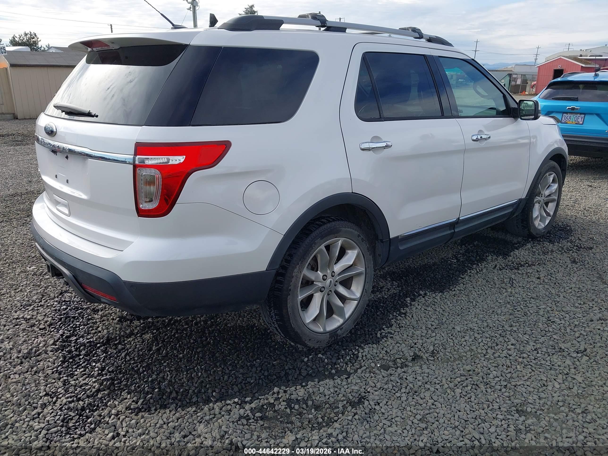 FORD EXPLORER image 4