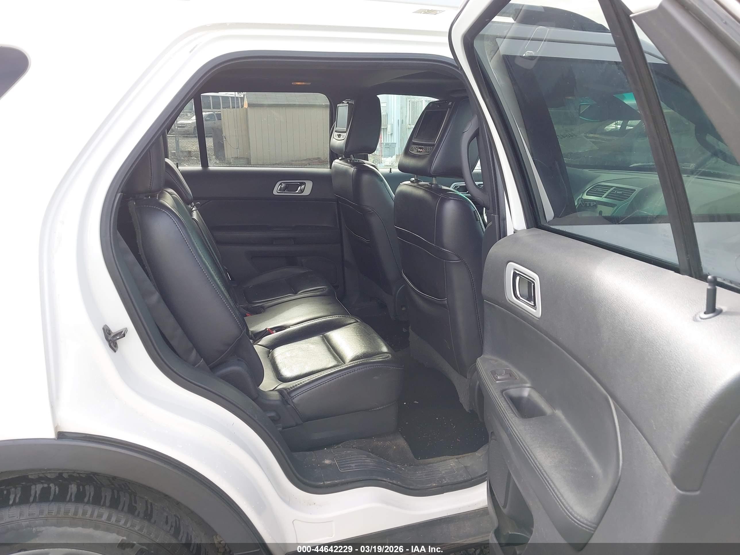 FORD EXPLORER image 8