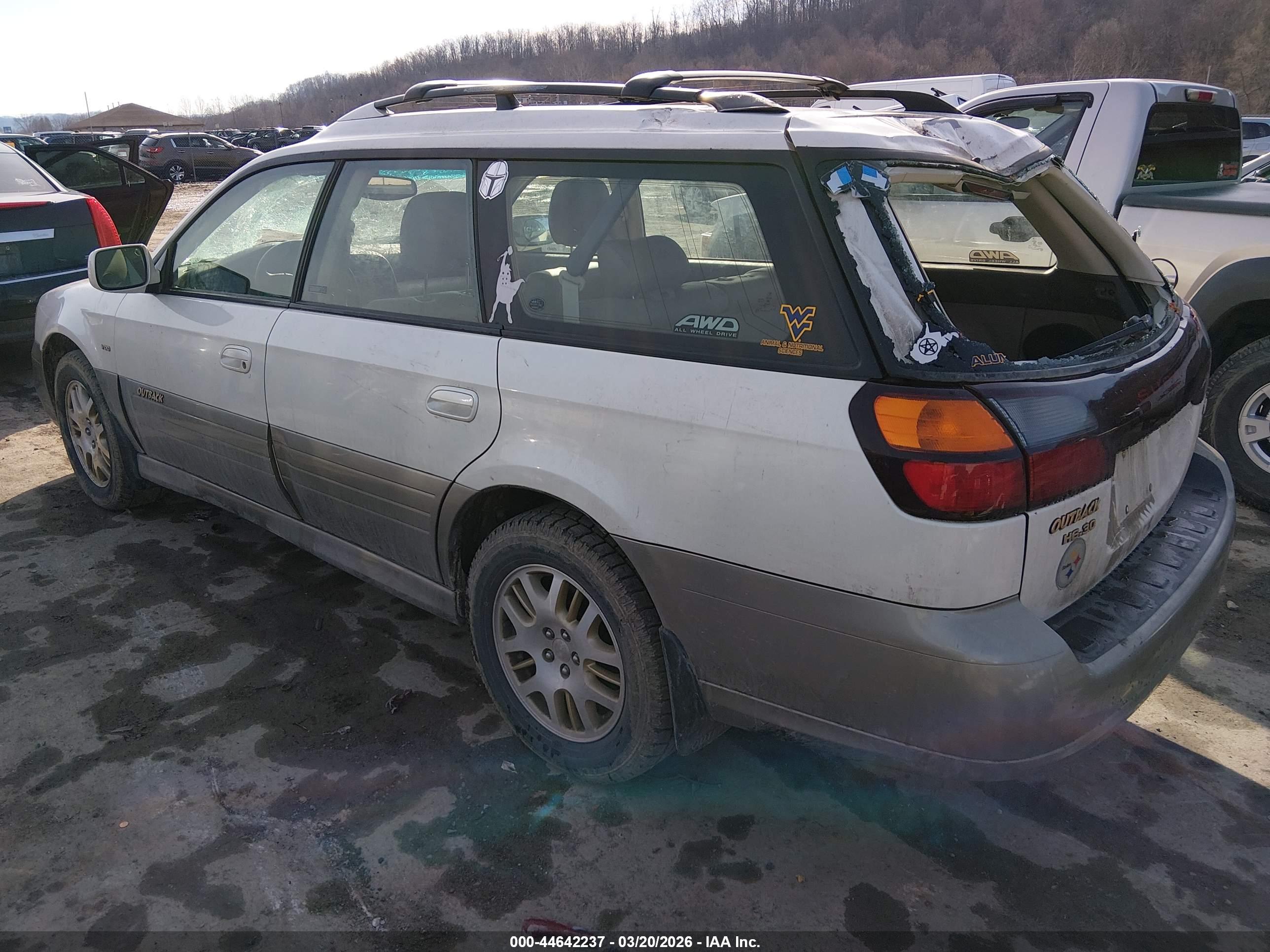 SUBARU OUTBACK image 3