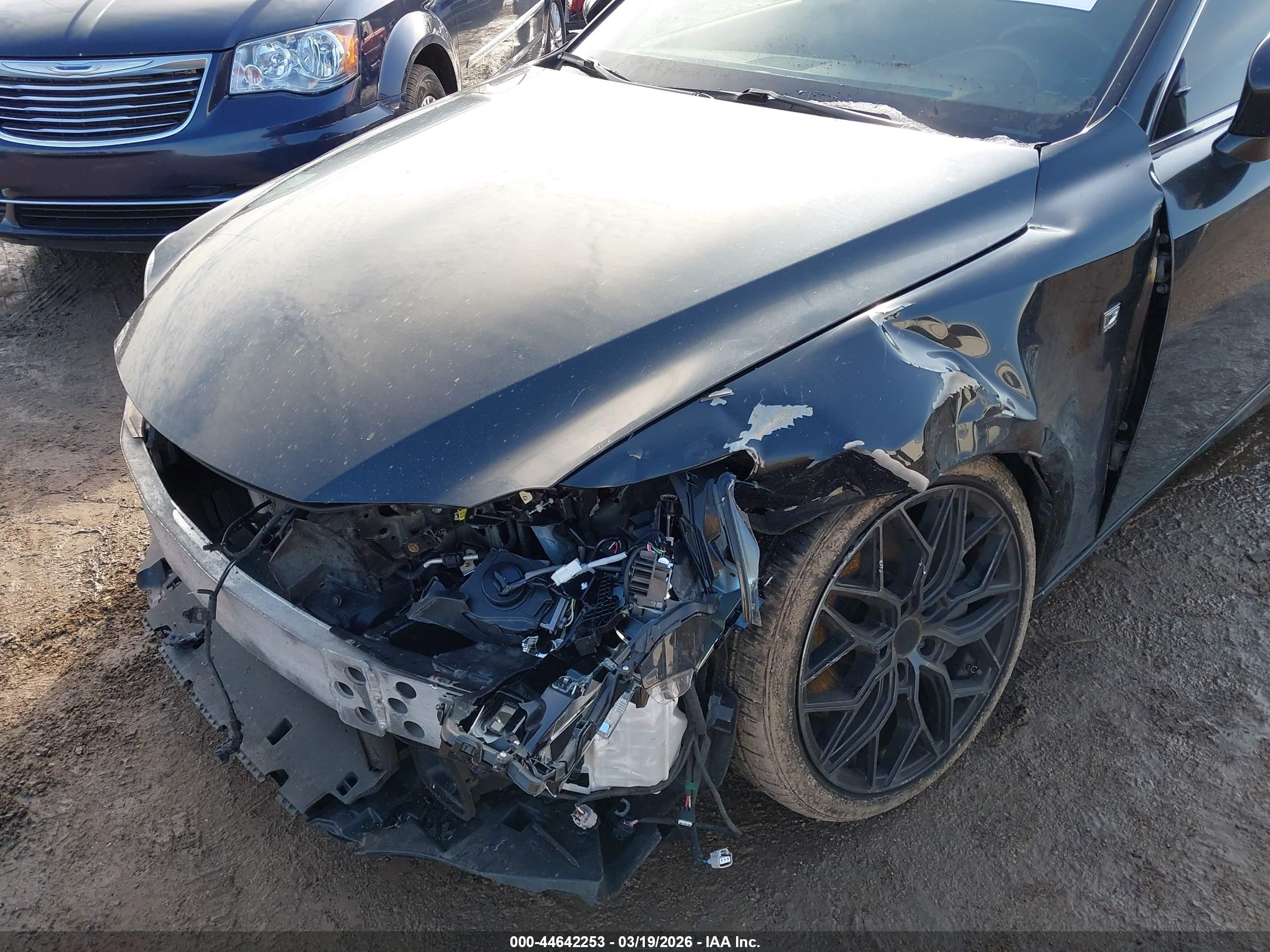 LEXUS IS image 6