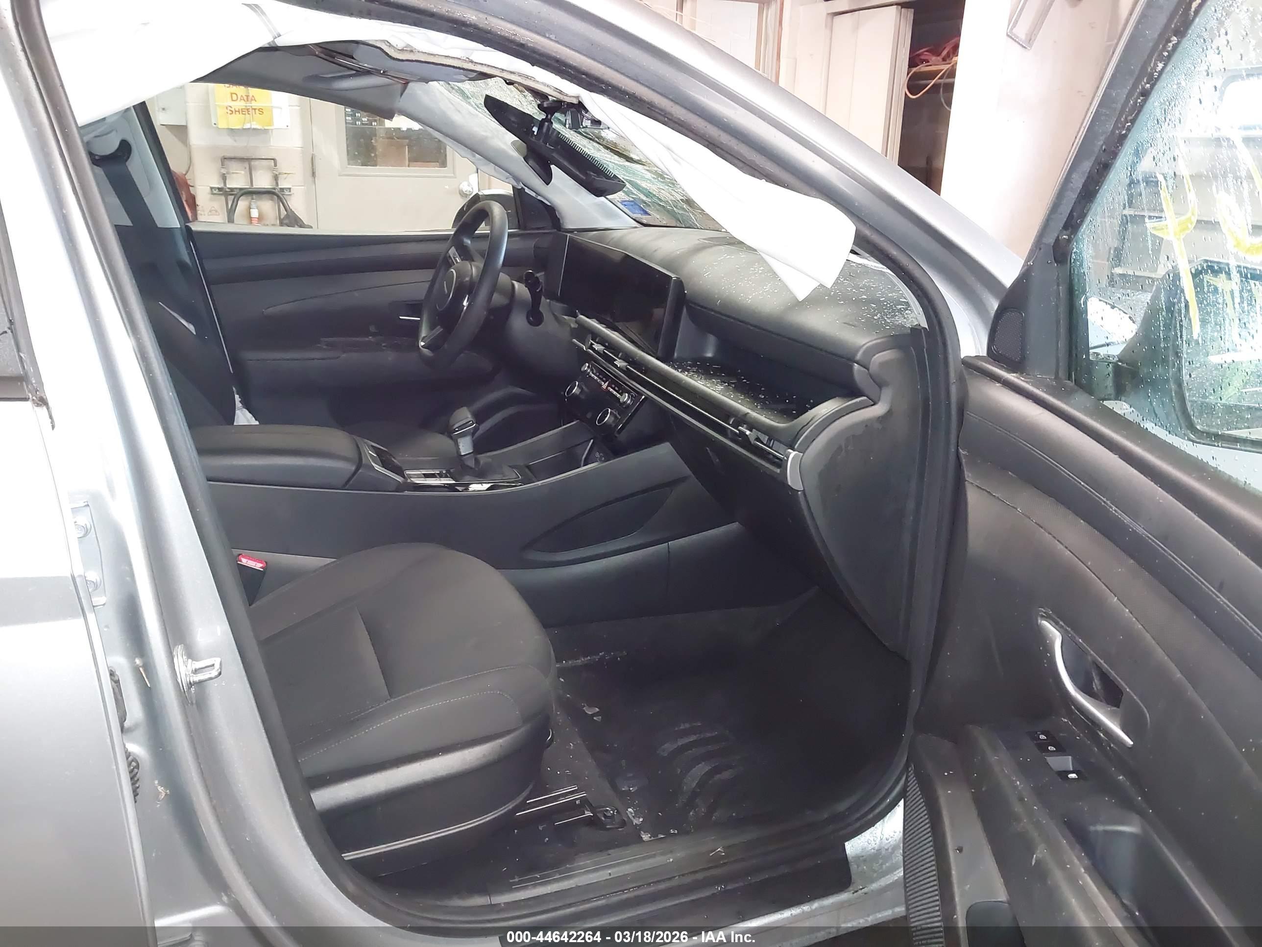 HYUNDAI TUCSON image 5