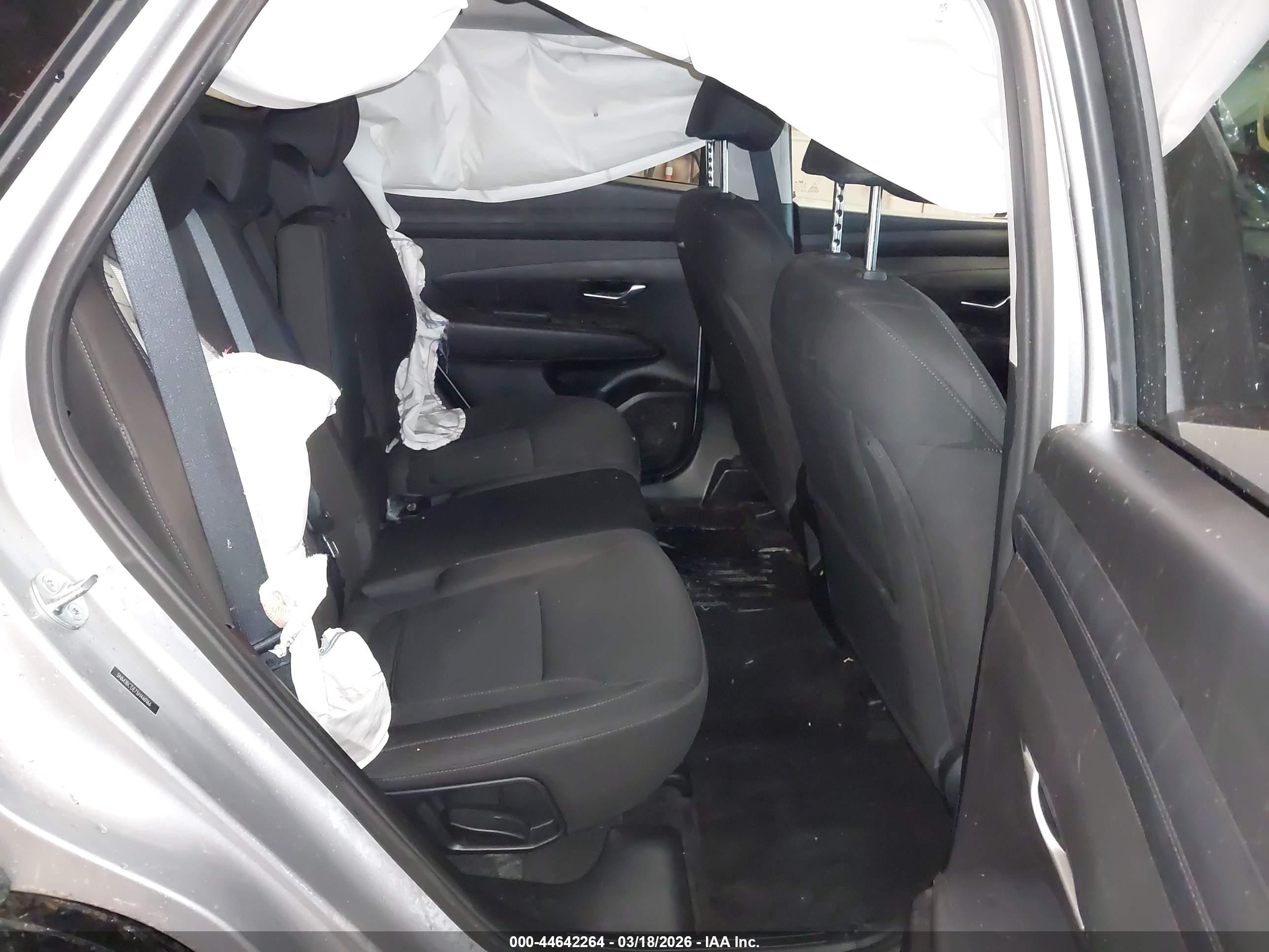 HYUNDAI TUCSON image 8