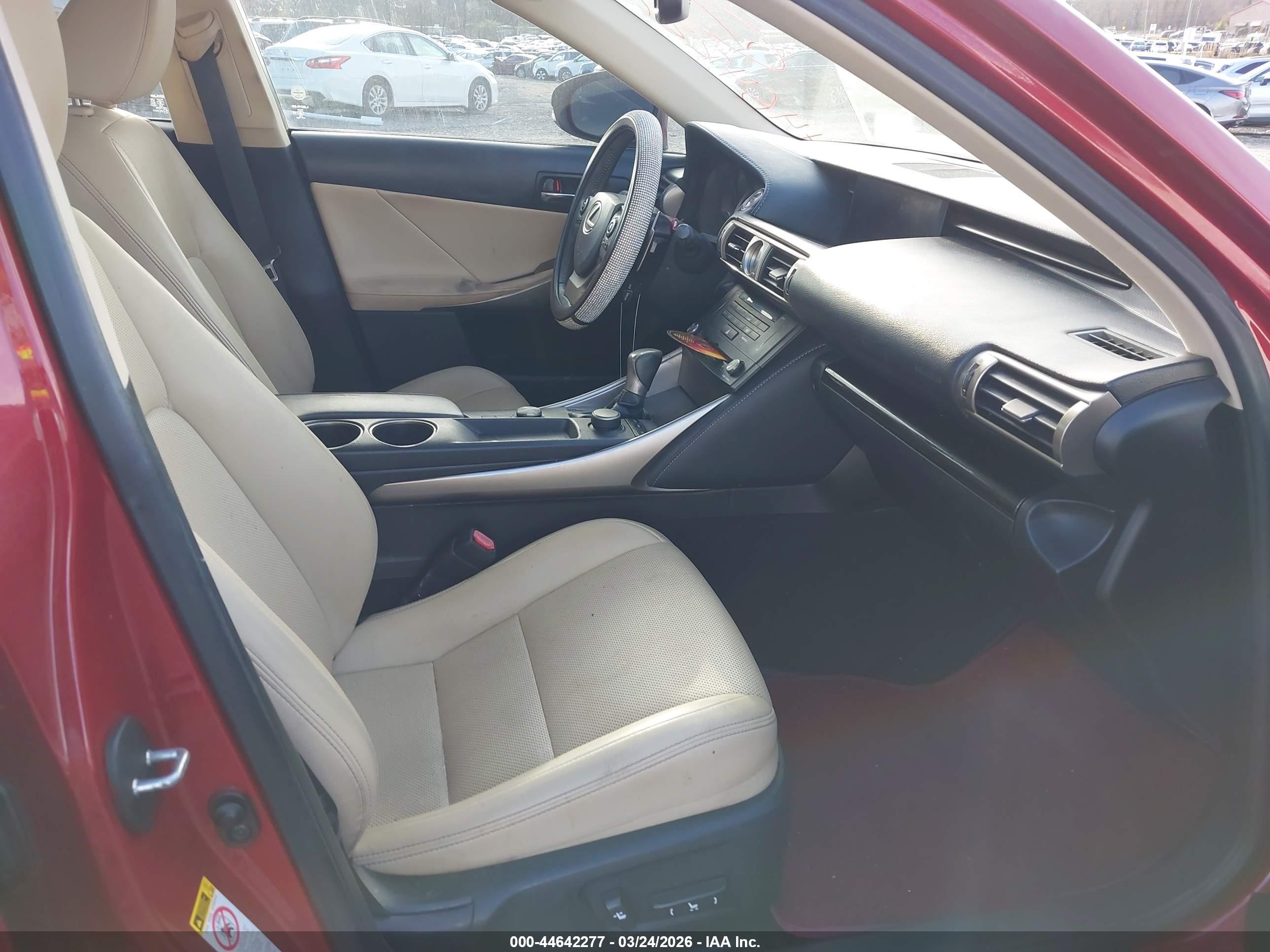 LEXUS IS image 5