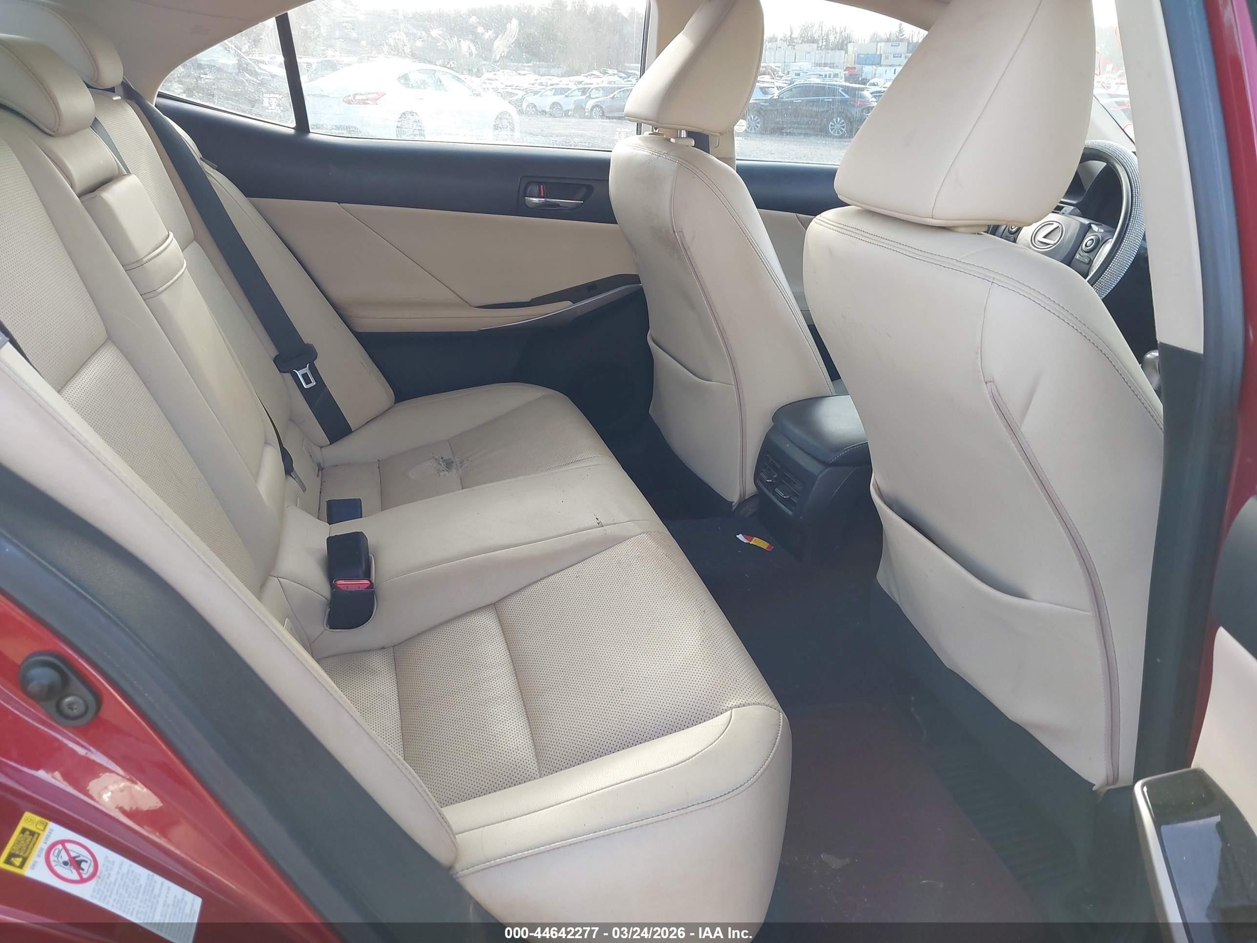 LEXUS IS image 8